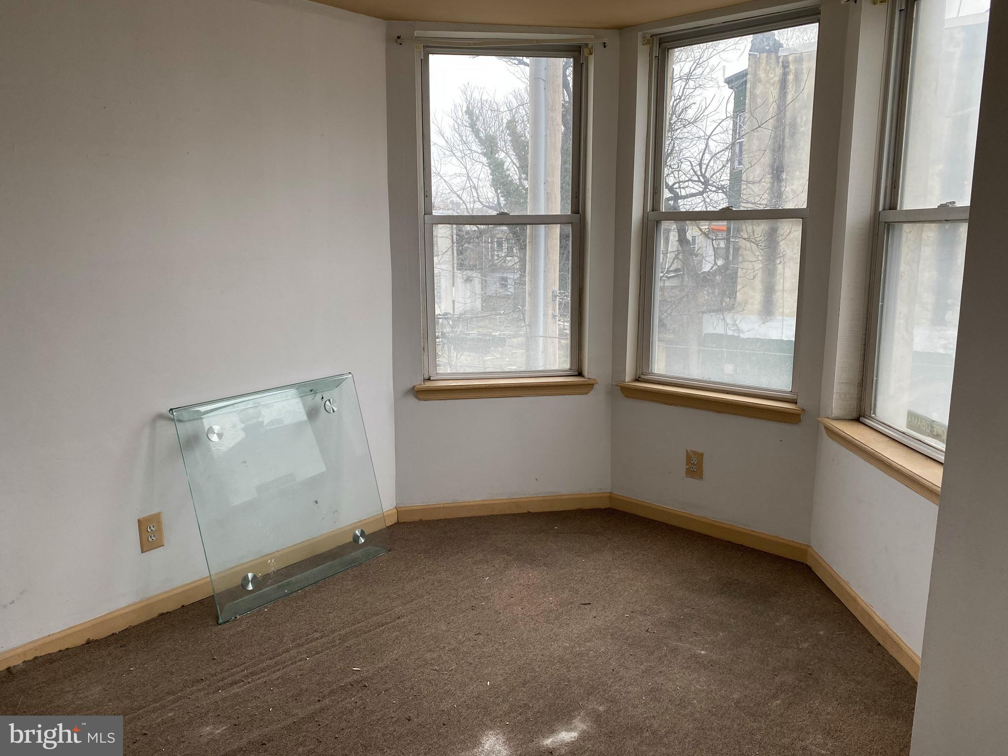 PHILADELPHIA (NORTHWEST) - Commercial Sale