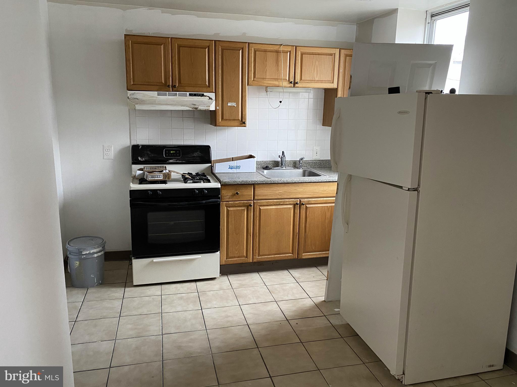 PHILADELPHIA (NORTHWEST) - Commercial Sale