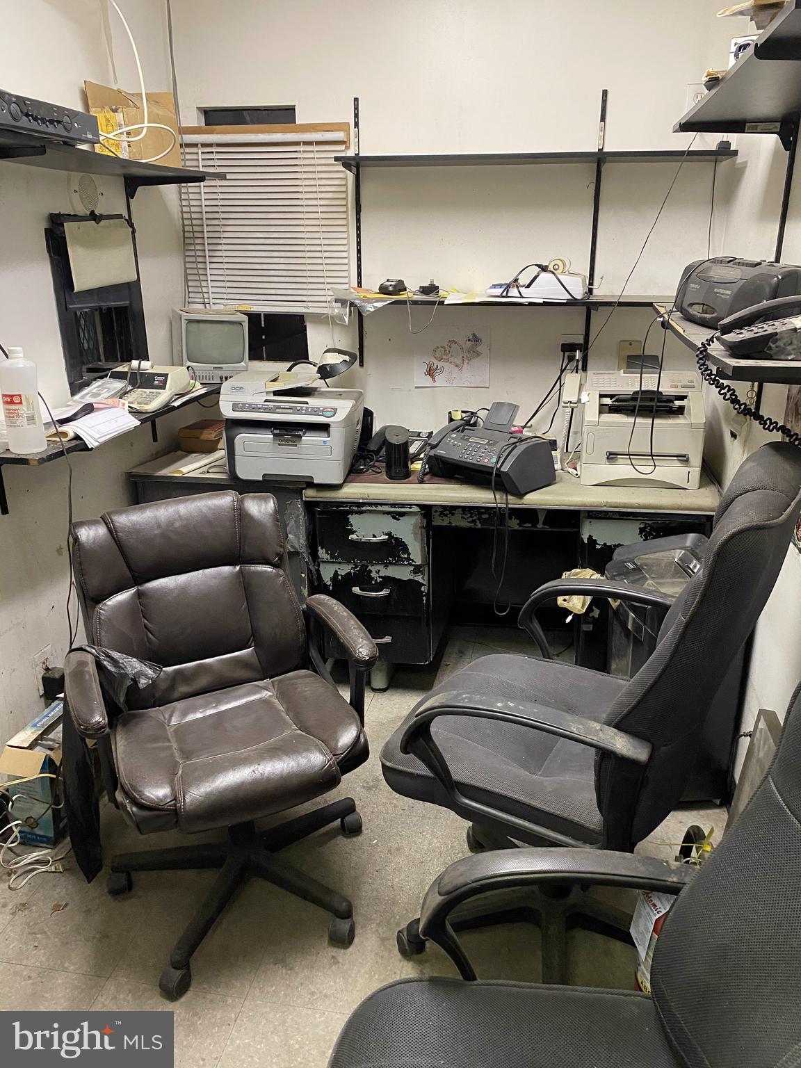 PHILADELPHIA (NORTHWEST) - Commercial Sale