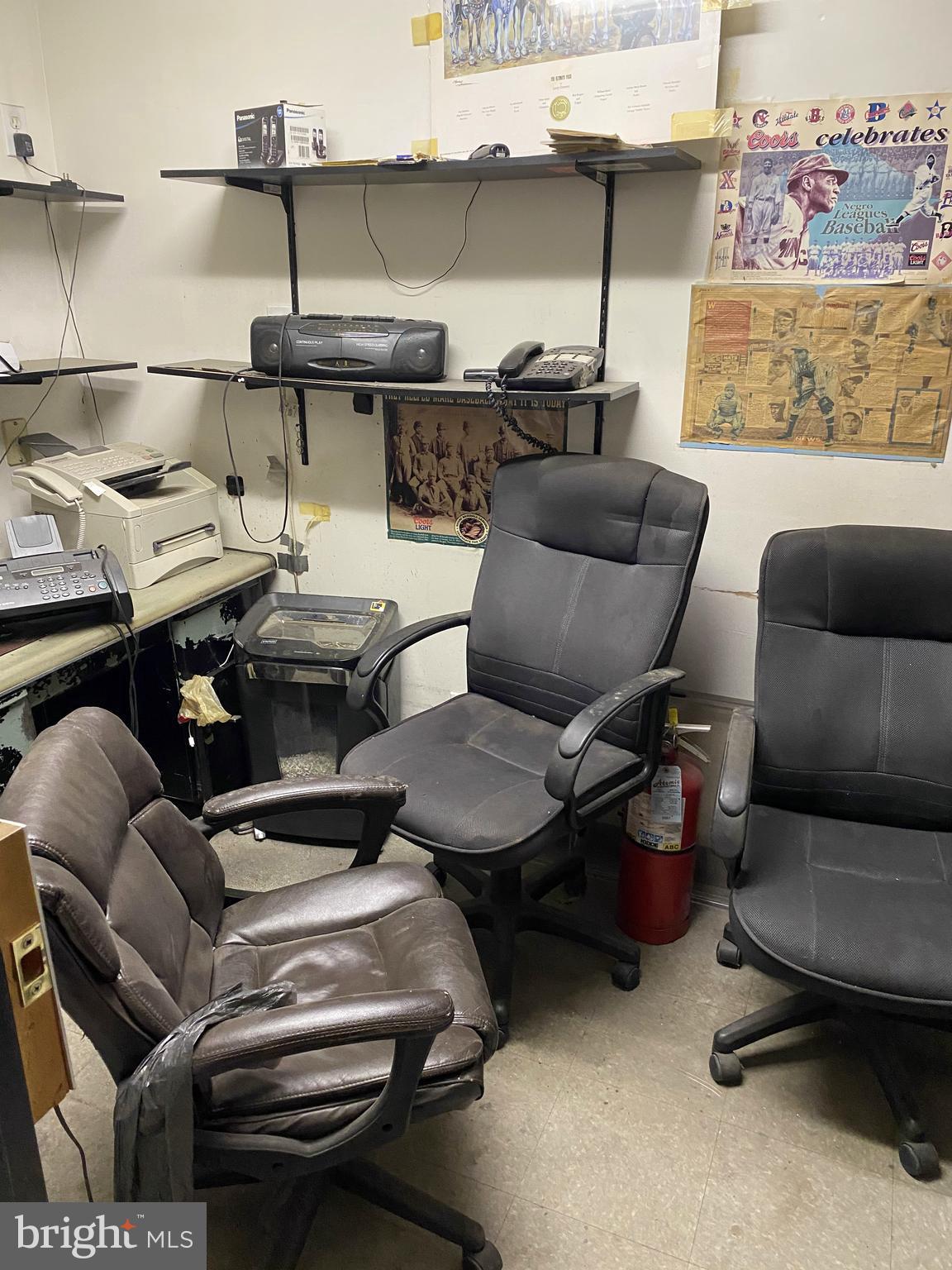 PHILADELPHIA (NORTHWEST) - Commercial Sale