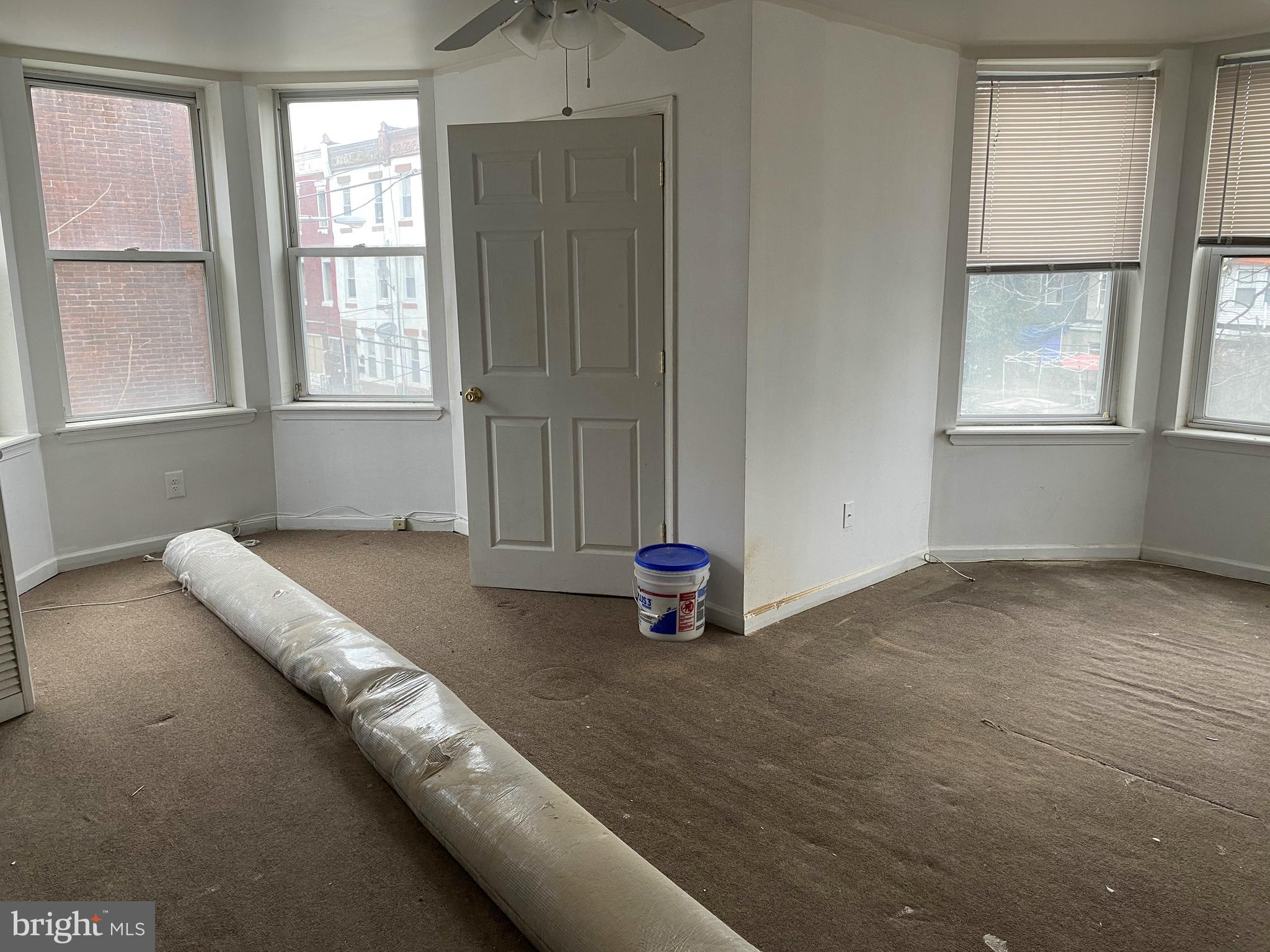 PHILADELPHIA (NORTHWEST) - Commercial Sale