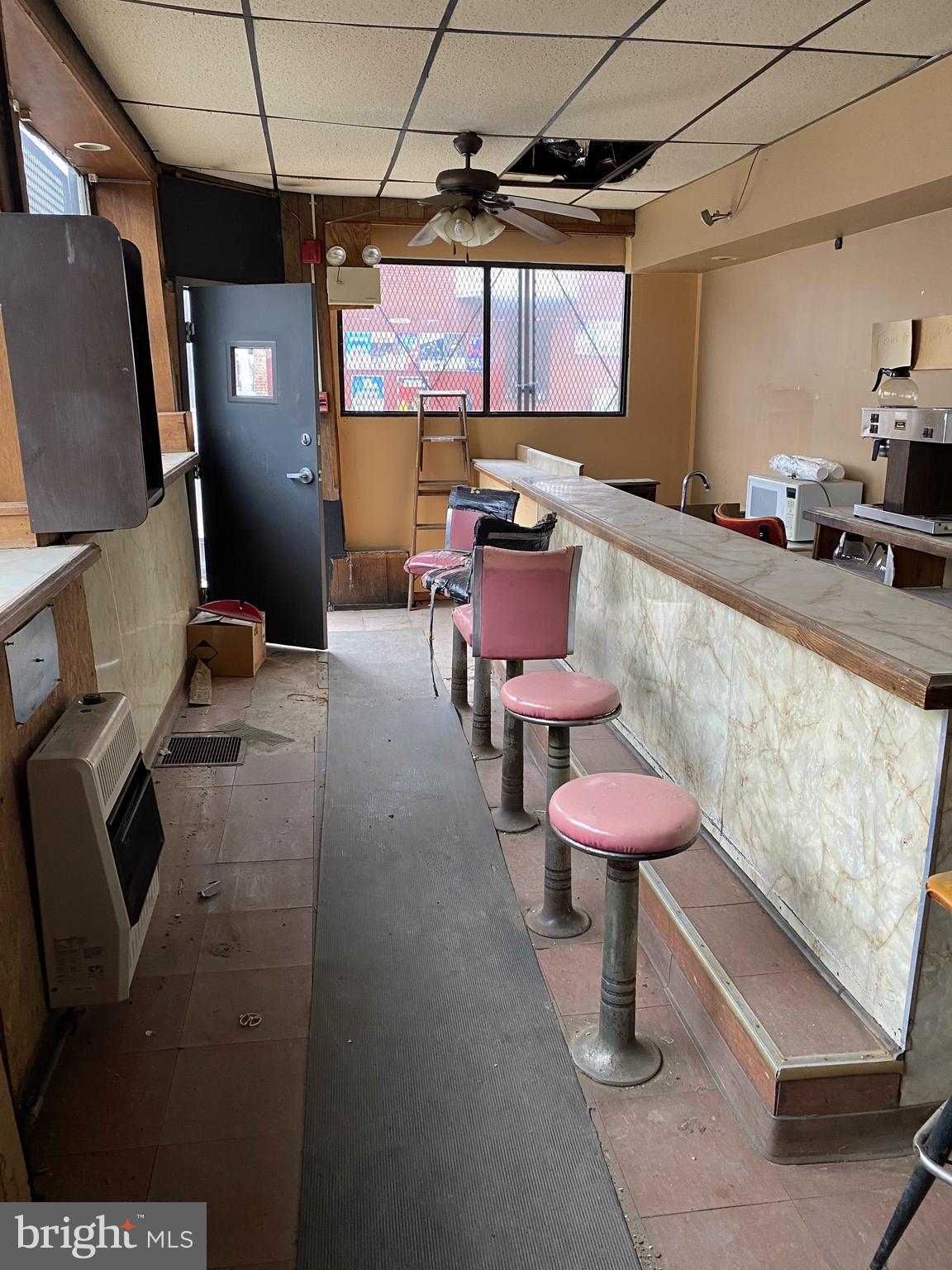 PHILADELPHIA (NORTHWEST) - Commercial Sale