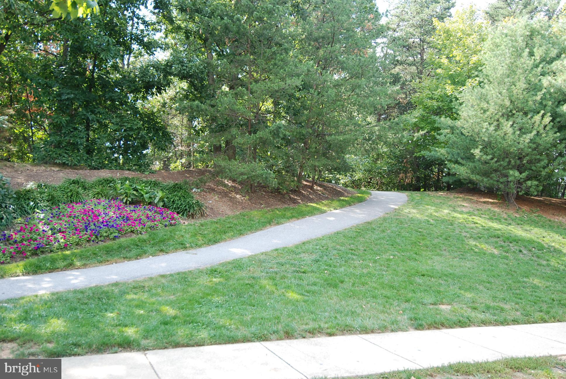 VALLEY STREAM ESTATES - Residential