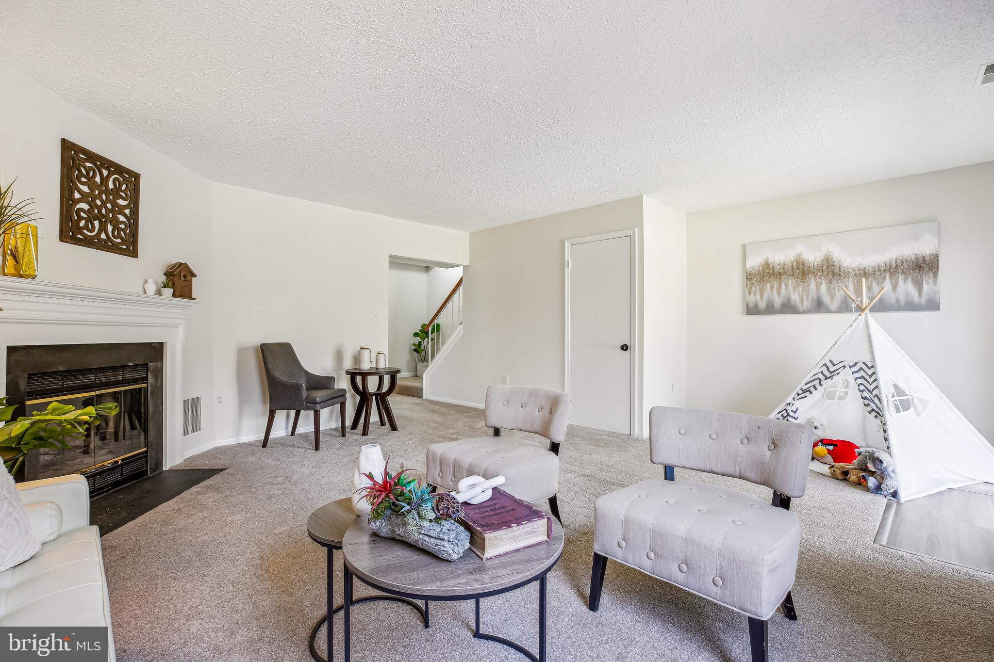 VALLEY STREAM ESTATES - Residential