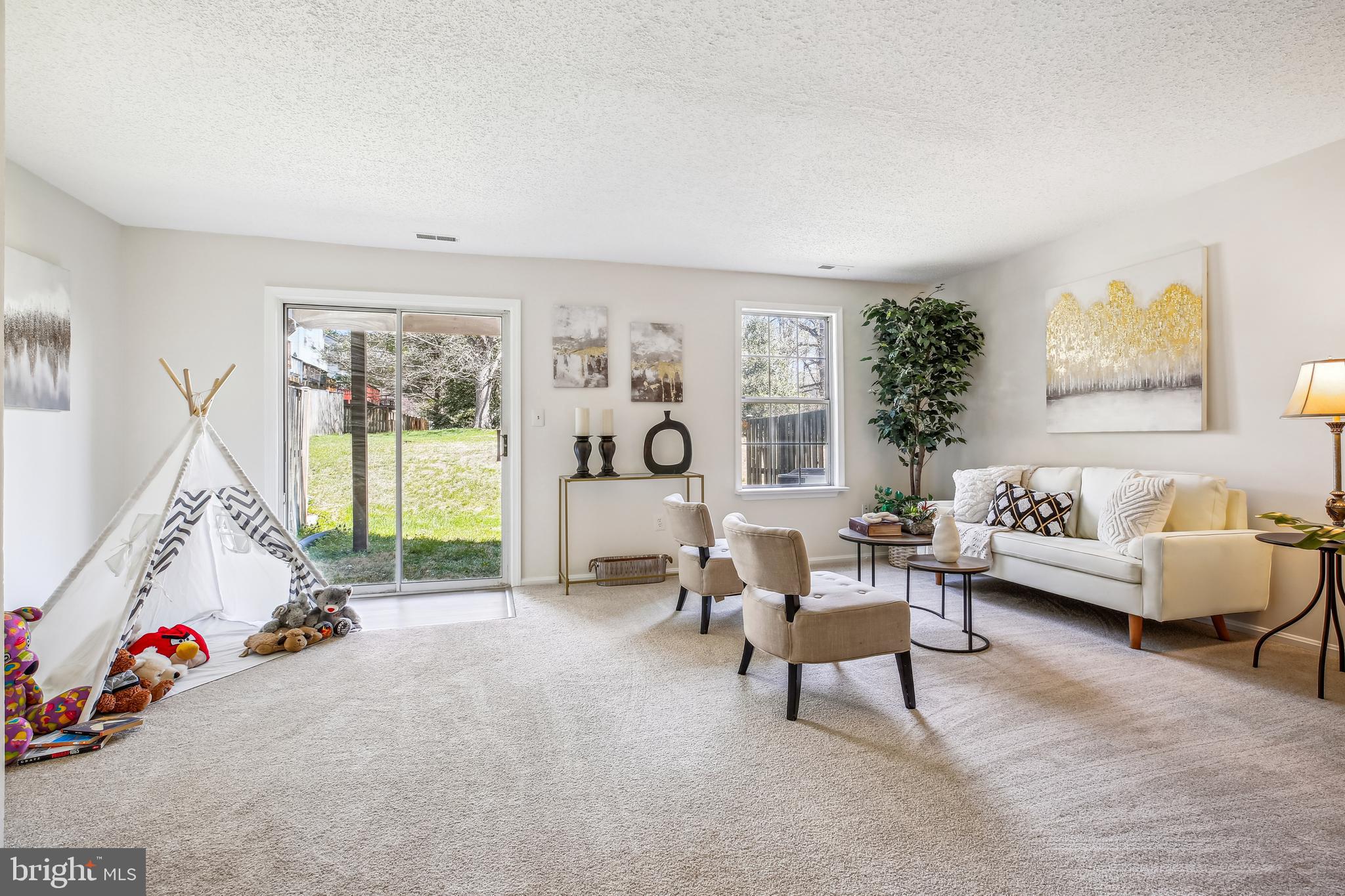 VALLEY STREAM ESTATES - Residential