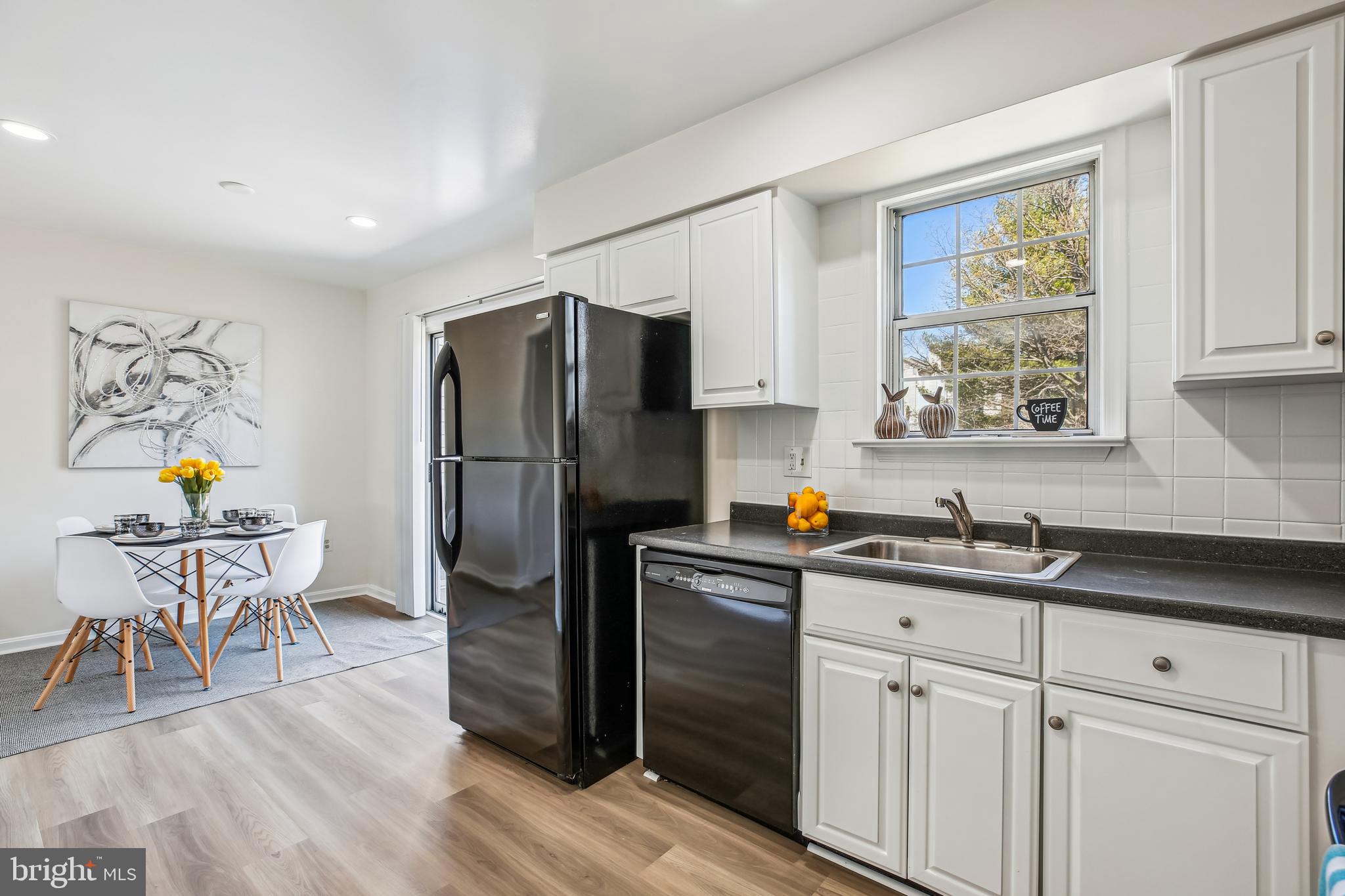 VALLEY STREAM ESTATES - Residential