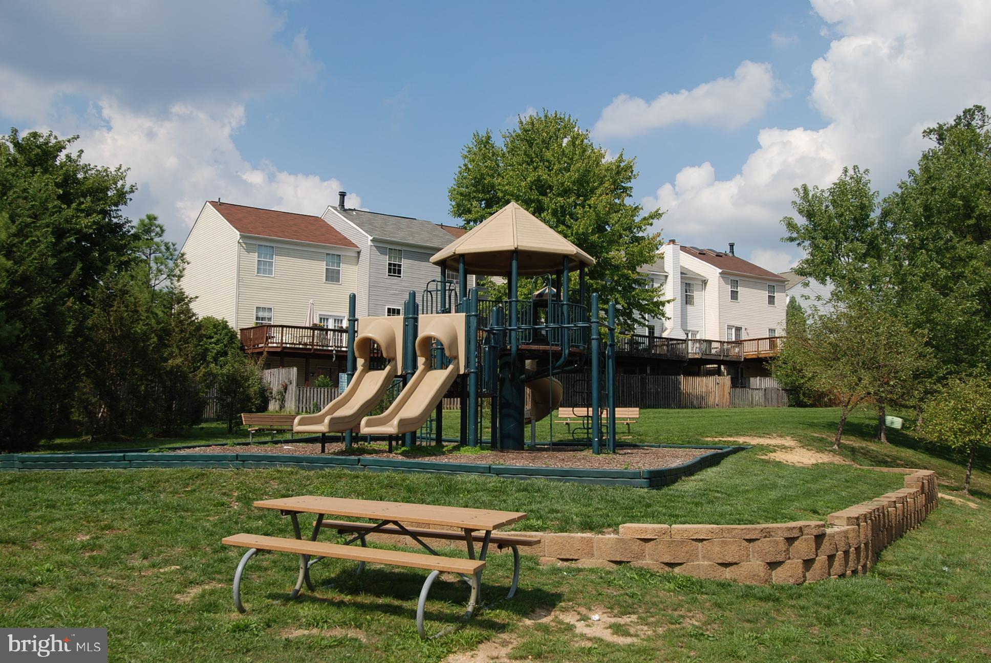 VALLEY STREAM ESTATES - Residential