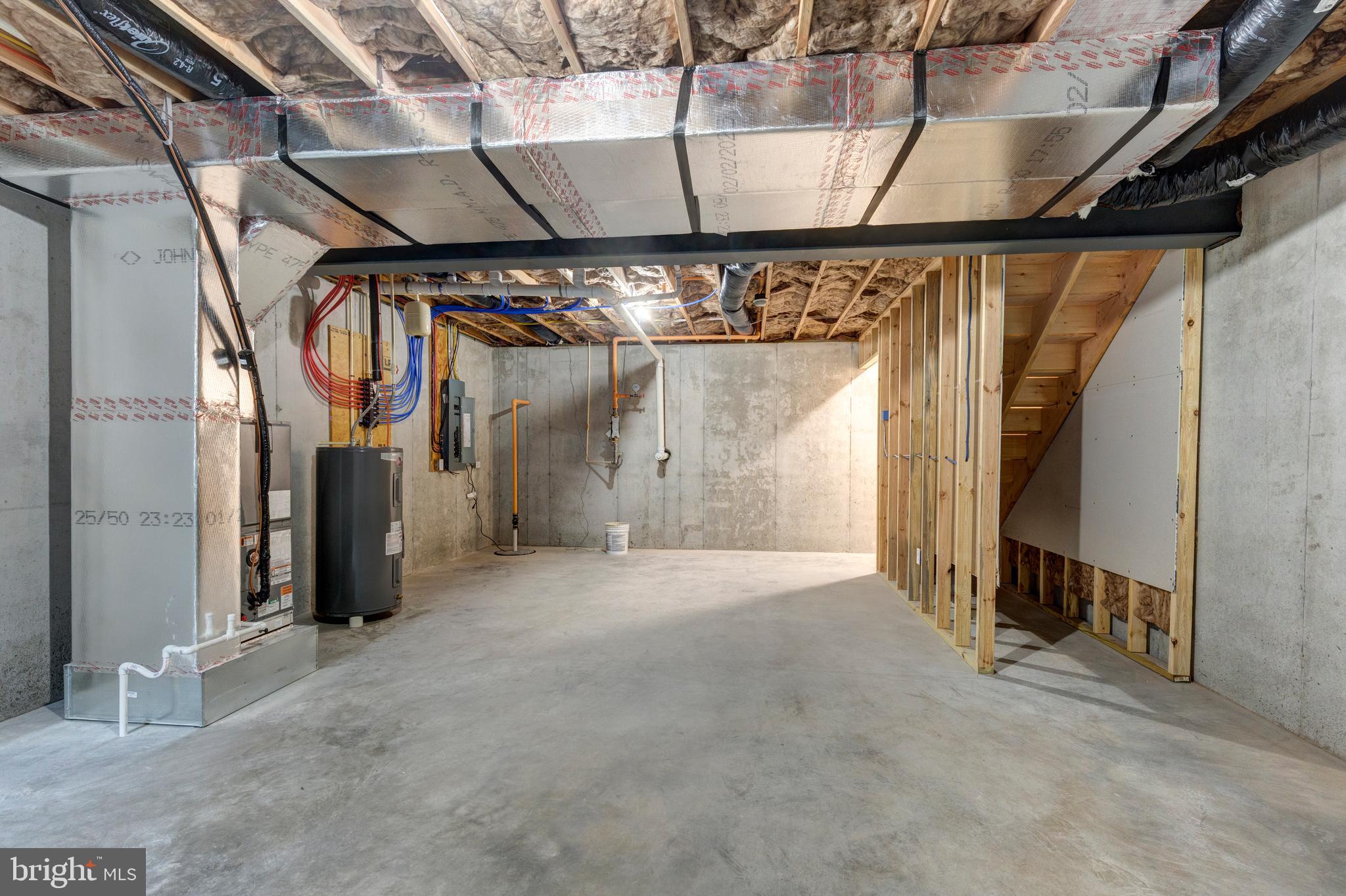 COLONIAL RIDGE - Residential