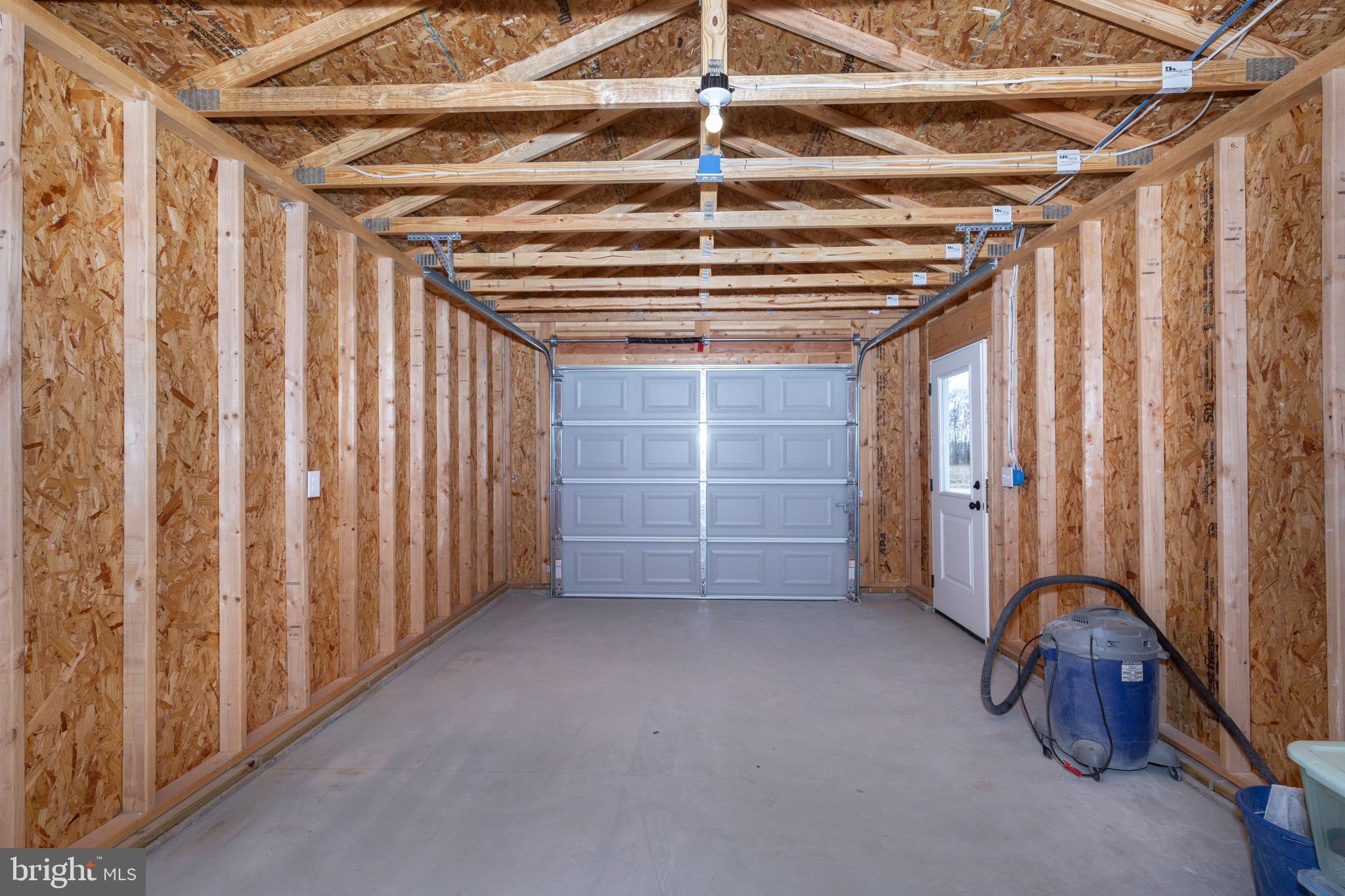 COLONIAL RIDGE - Residential