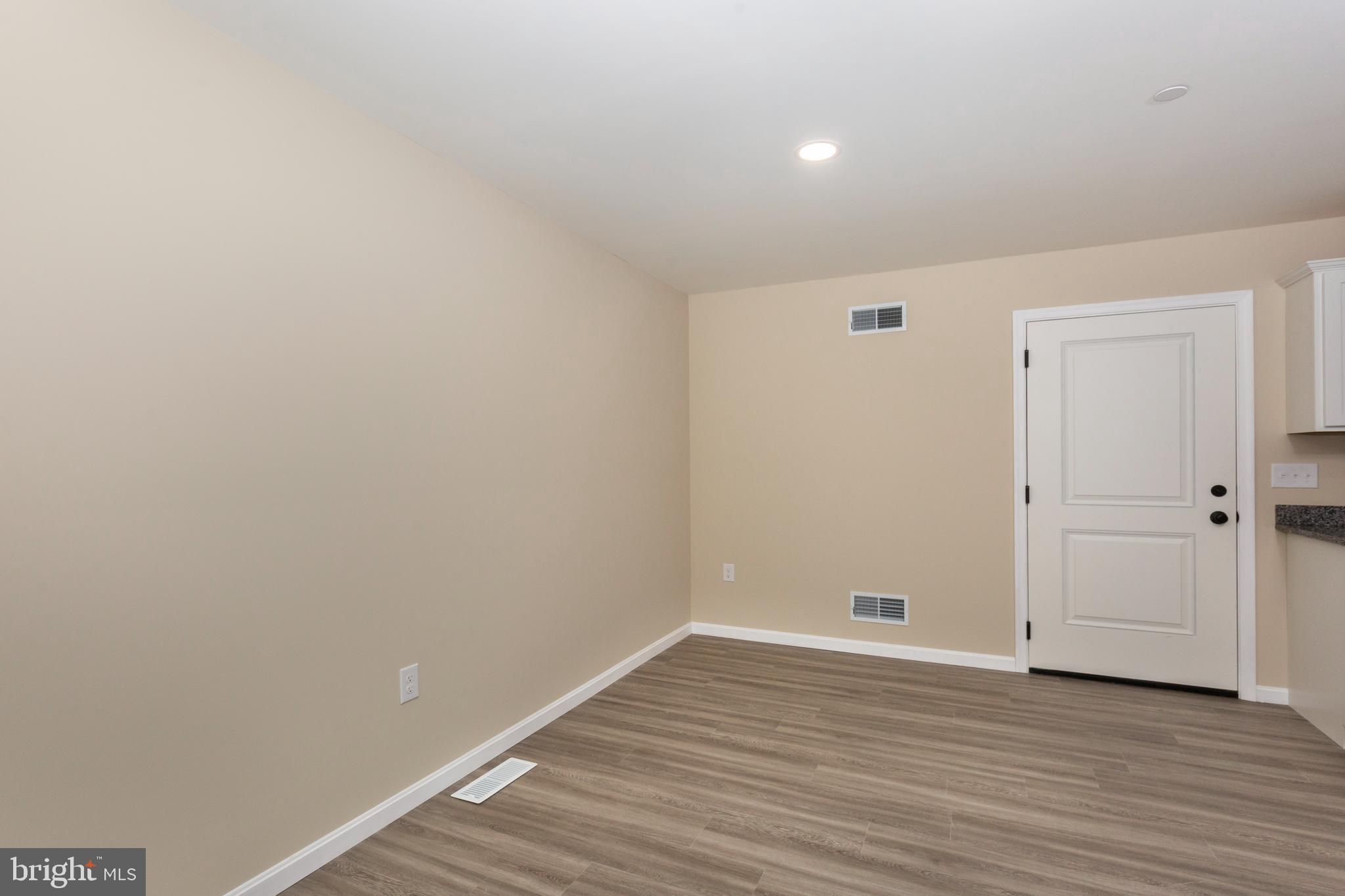 COLONIAL RIDGE - Residential