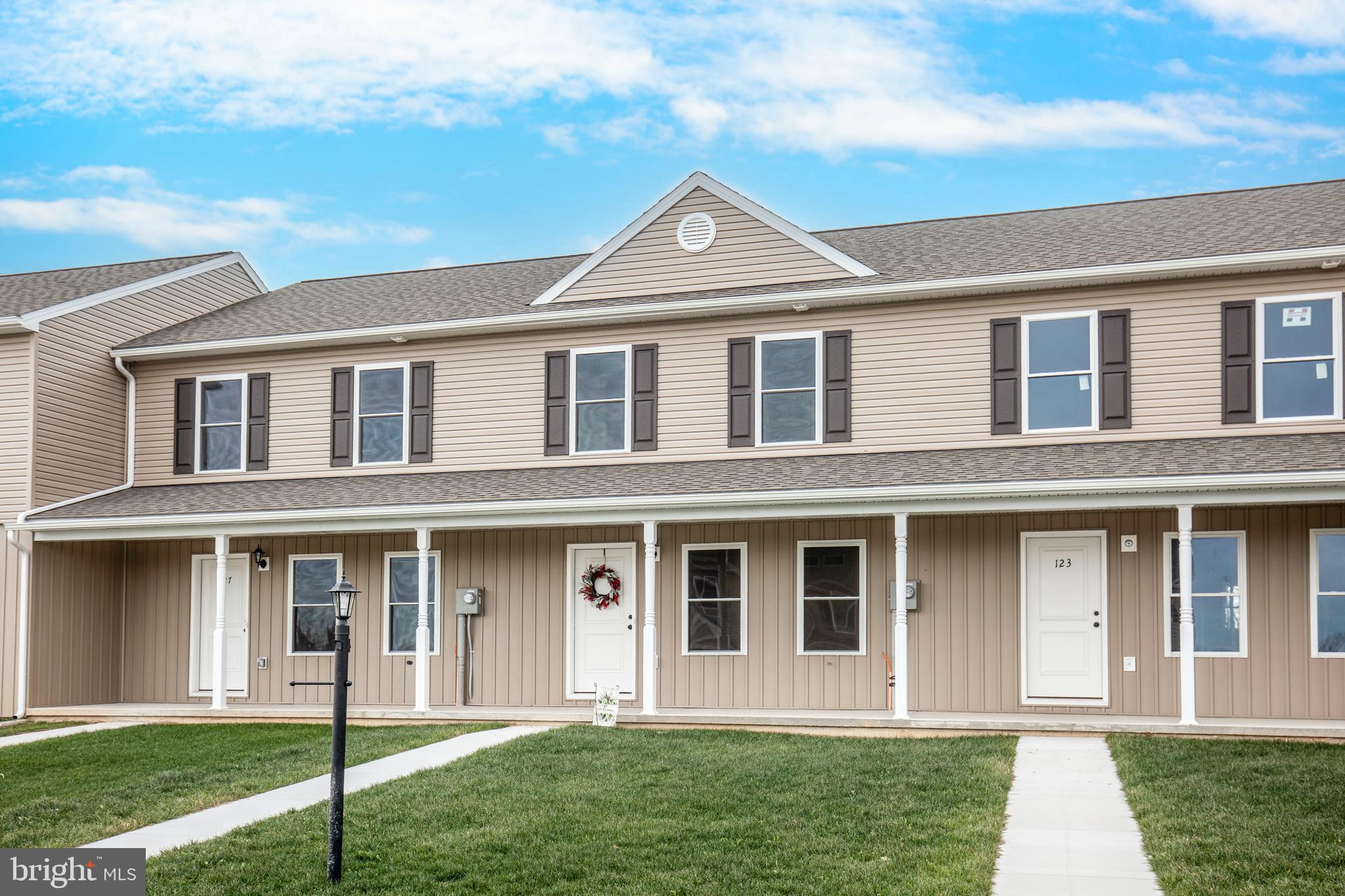 COLONIAL RIDGE - Residential