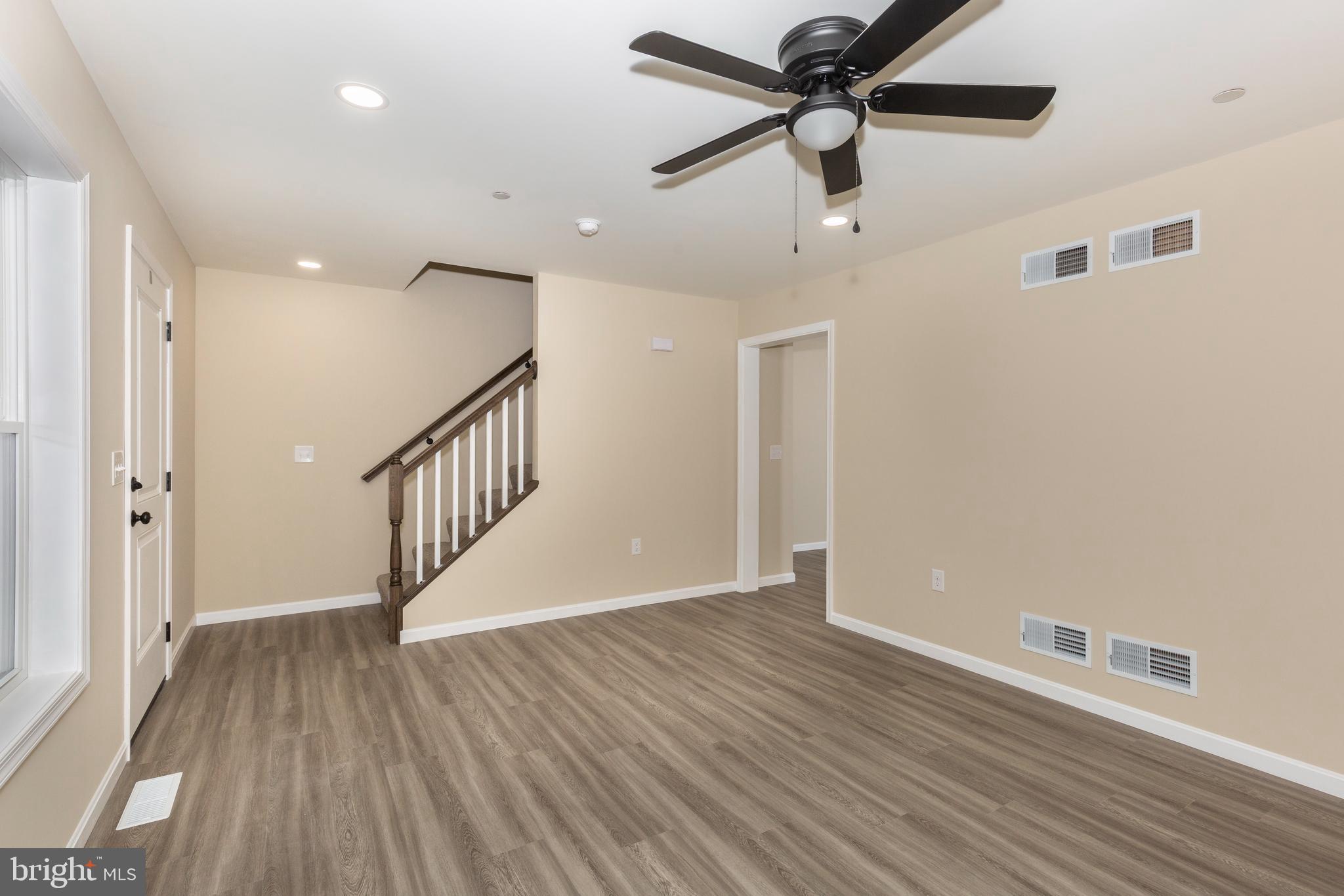 COLONIAL RIDGE - Residential