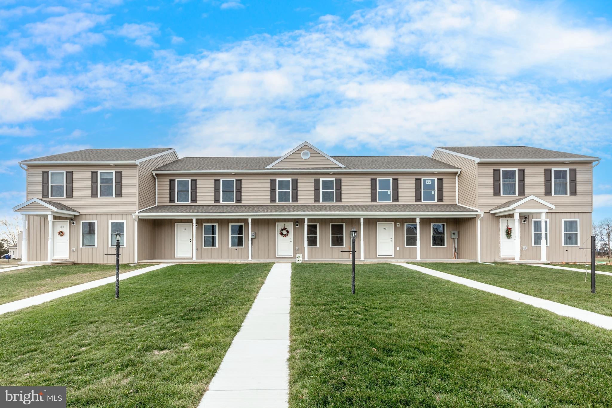 COLONIAL RIDGE - Residential