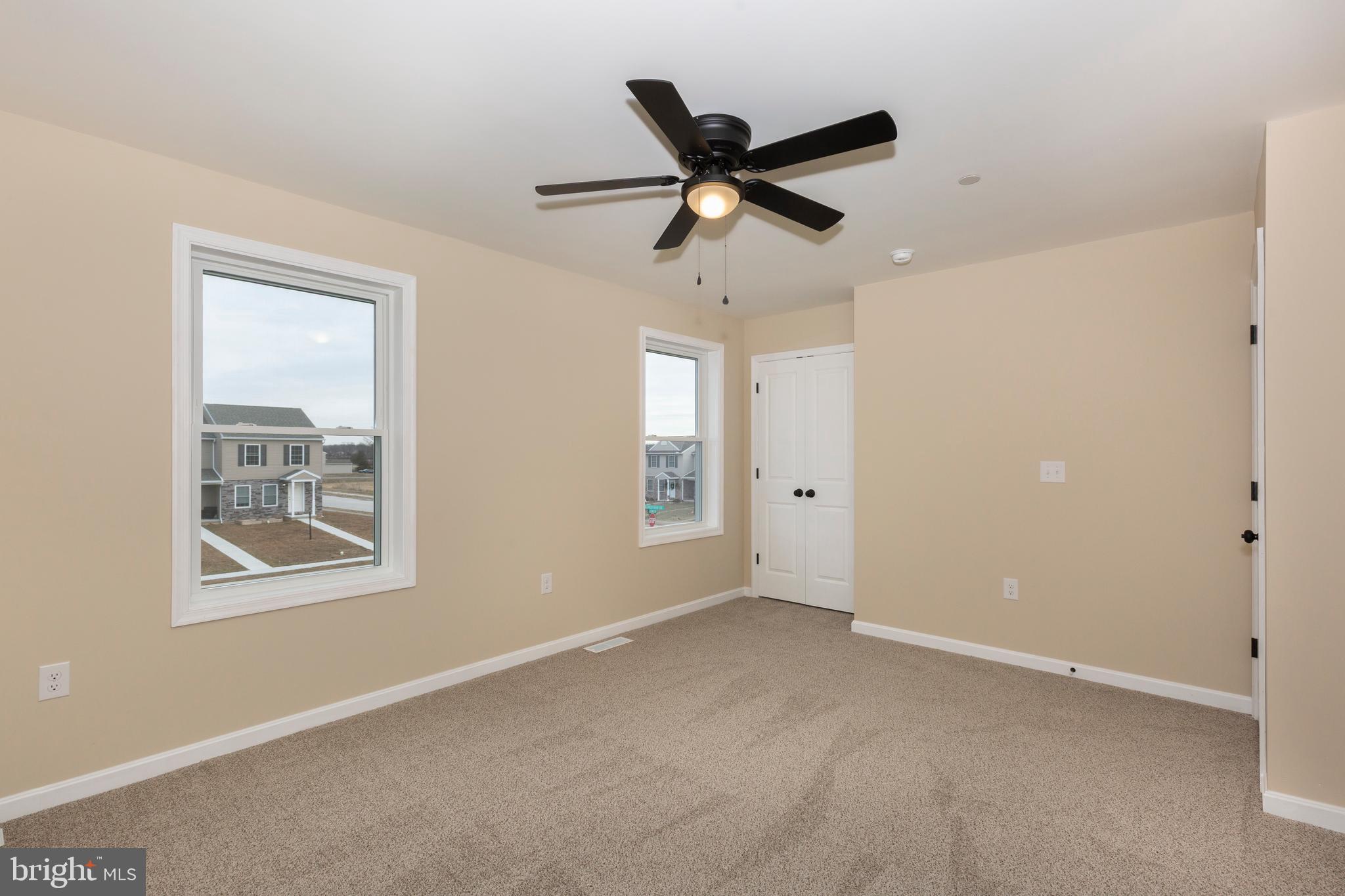 COLONIAL RIDGE - Residential