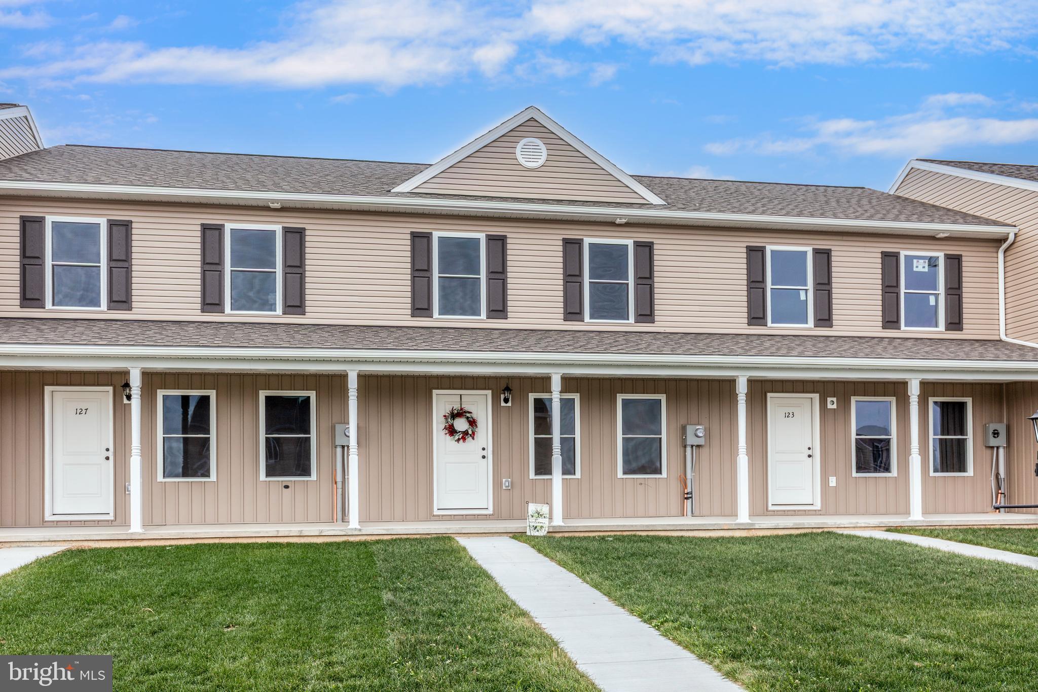 COLONIAL RIDGE - Residential