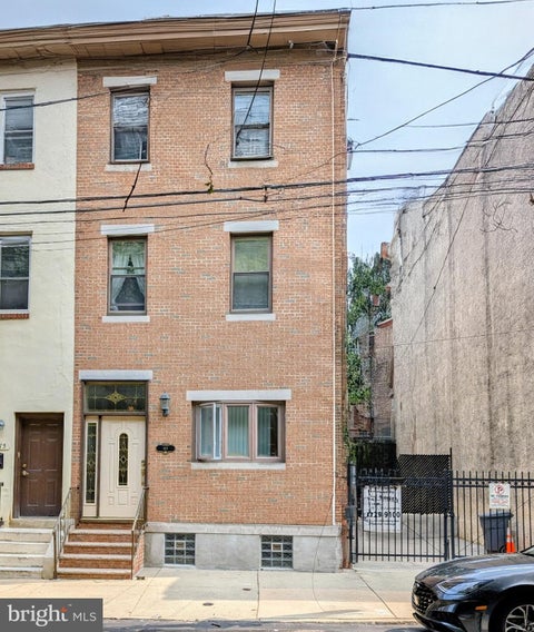 Townhouse For Sale - 1613 N 18th Street<br/> PHILADELPHIA, PA 19121