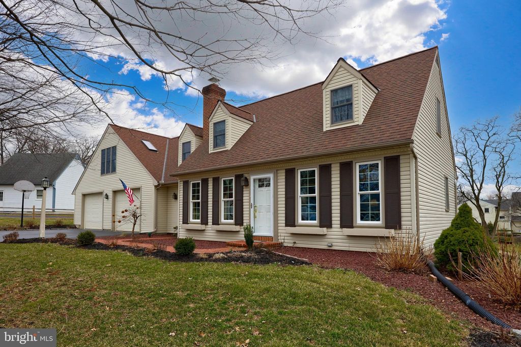 Photo of 208 QUEENS GATE RD, LITITZ, PA 17543 (MLS # PALA2030568)