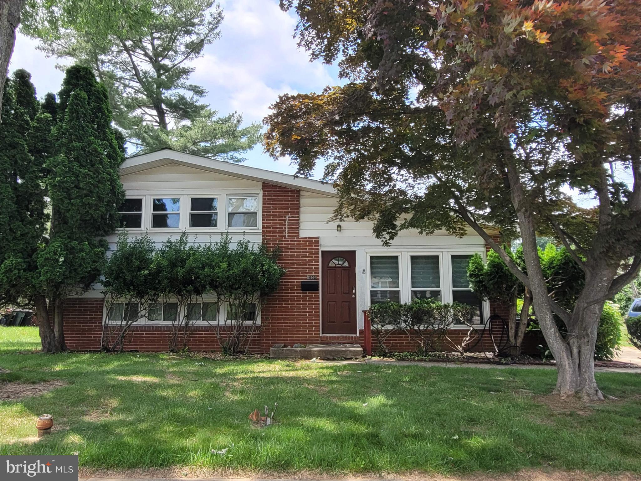 Owners have relocated. Available for immediate occupancy. Well maintained 3 bedroom 3 level split in the heart of the Scotts Hill community. Living room and dining room with hardwood floors, kitchen with dinette area addition, finished lower level with half bath.