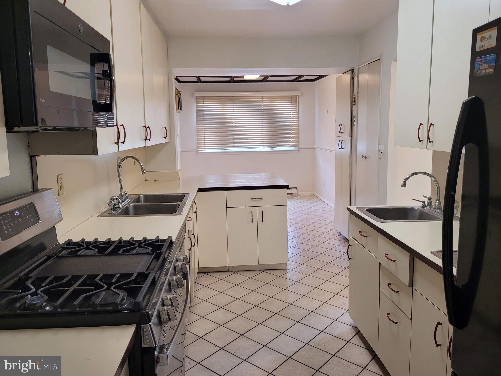 1002 SCOTTS HILL DRIVE