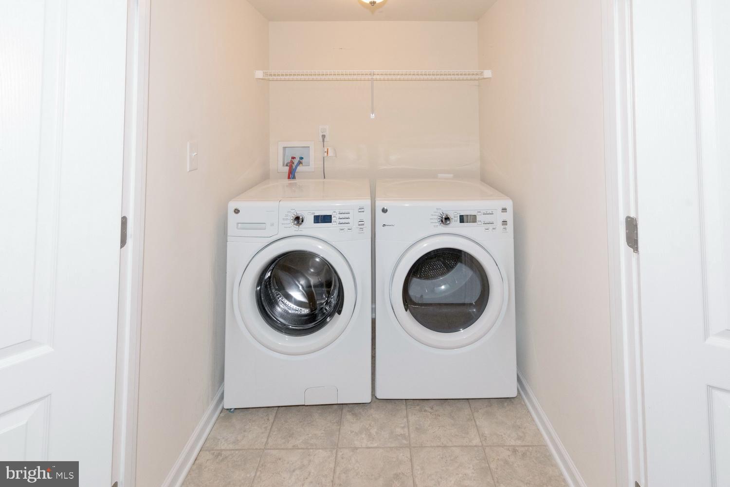 LAKELAND PLACE - Residential