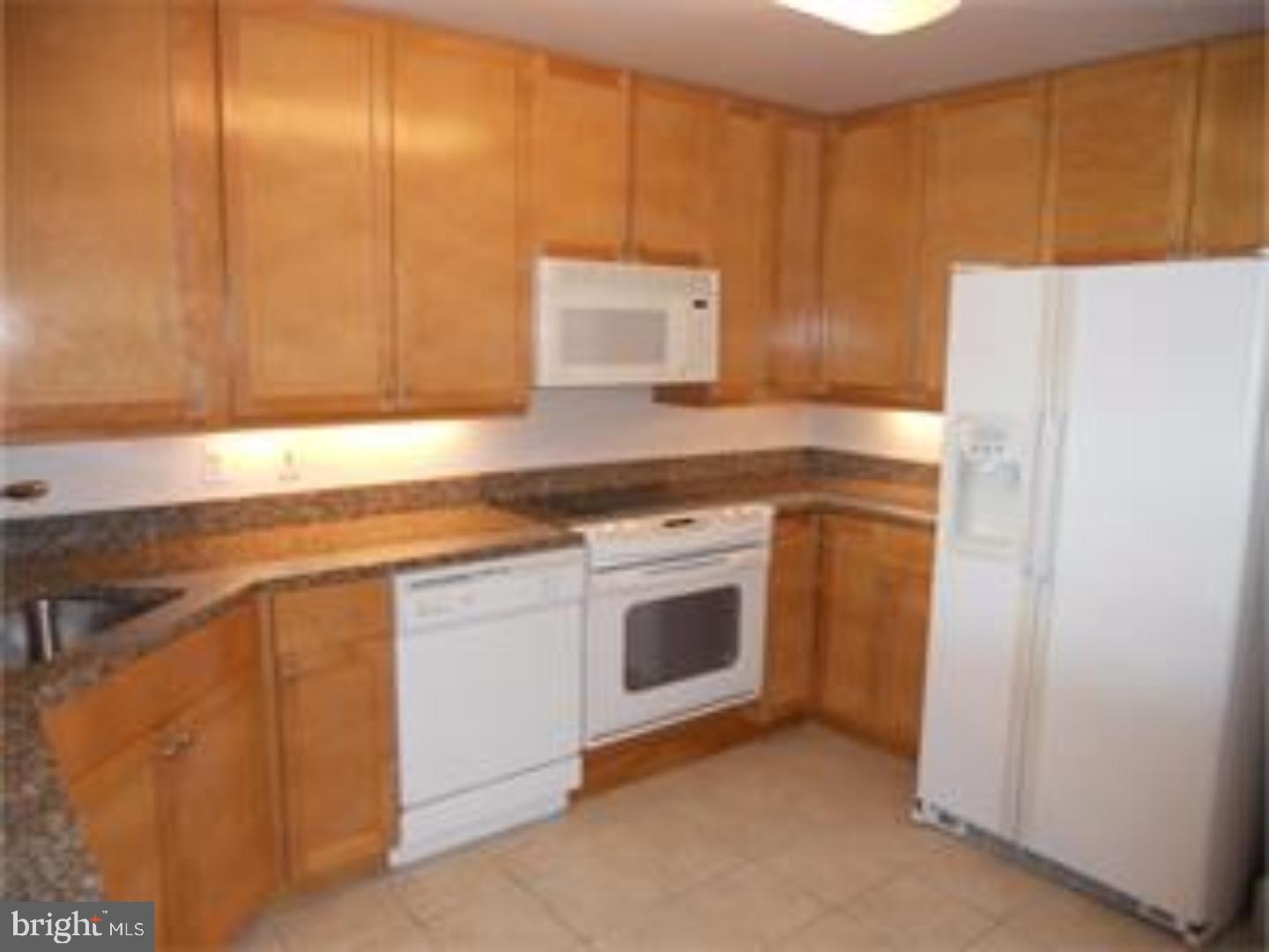 DOCKSIDE CONDOMINIUM - Residential Lease