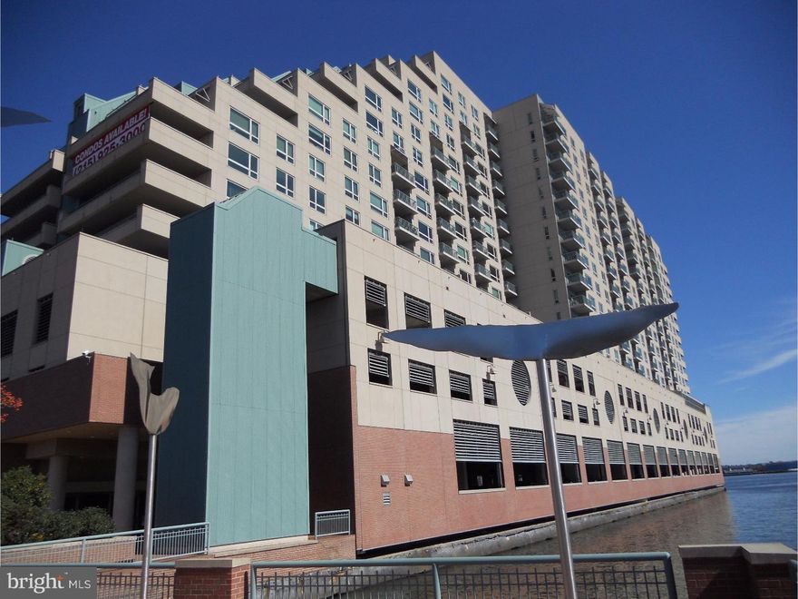 Lovely 1 bedroom unit on the 14th floor. Beautiful panoramic views of the city, bridge and NJ from your private balcony. Enjoy many amenities such as parking, gym, pool and 24 hour security. Building requires a move in fee, check documents