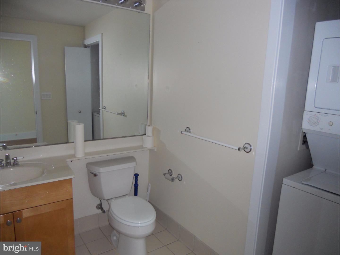 DOCKSIDE CONDOMINIUM - Residential Lease