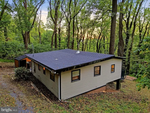 MLS: VAWR2015746