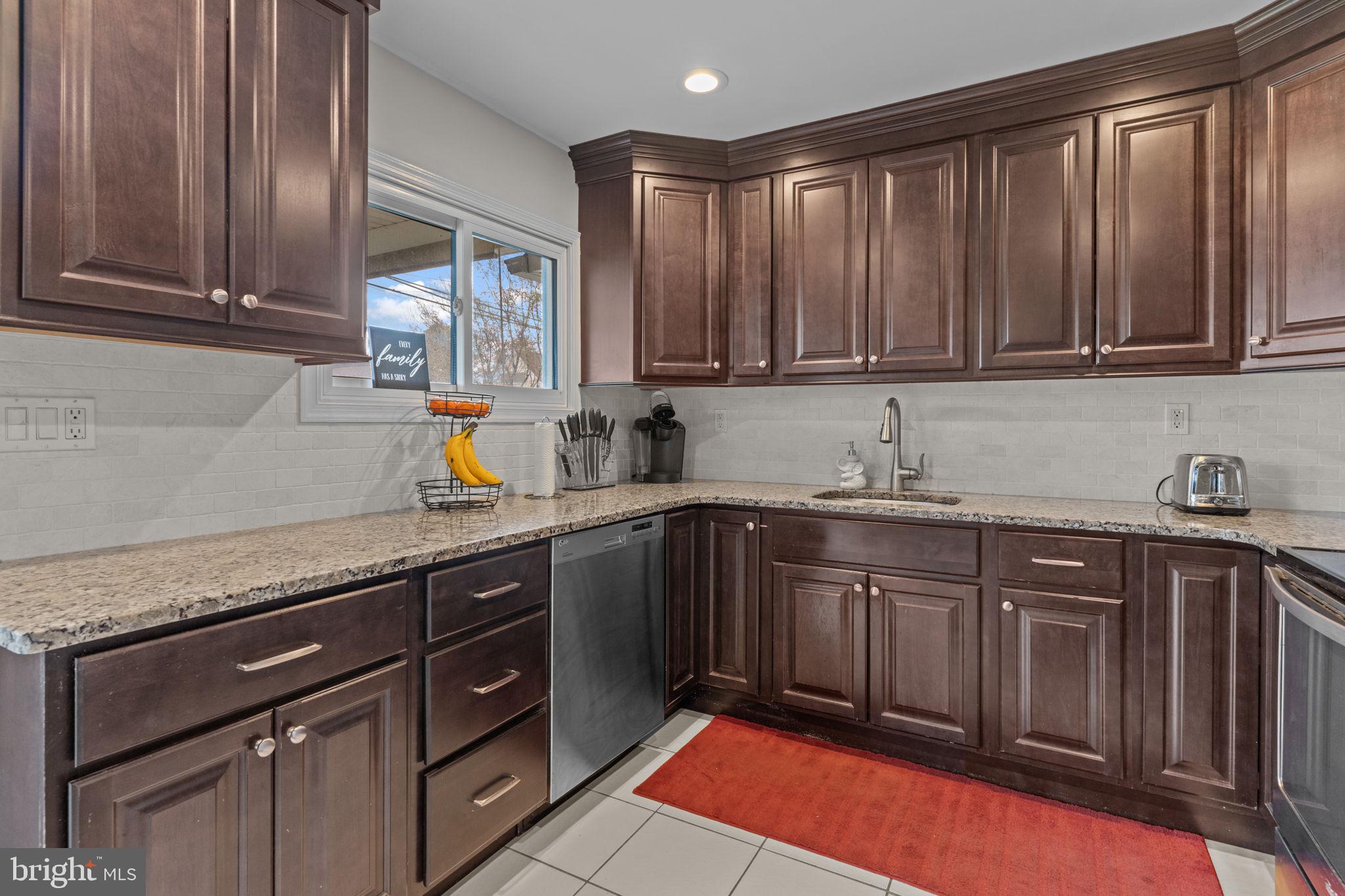 TWIN OAKS - Residential