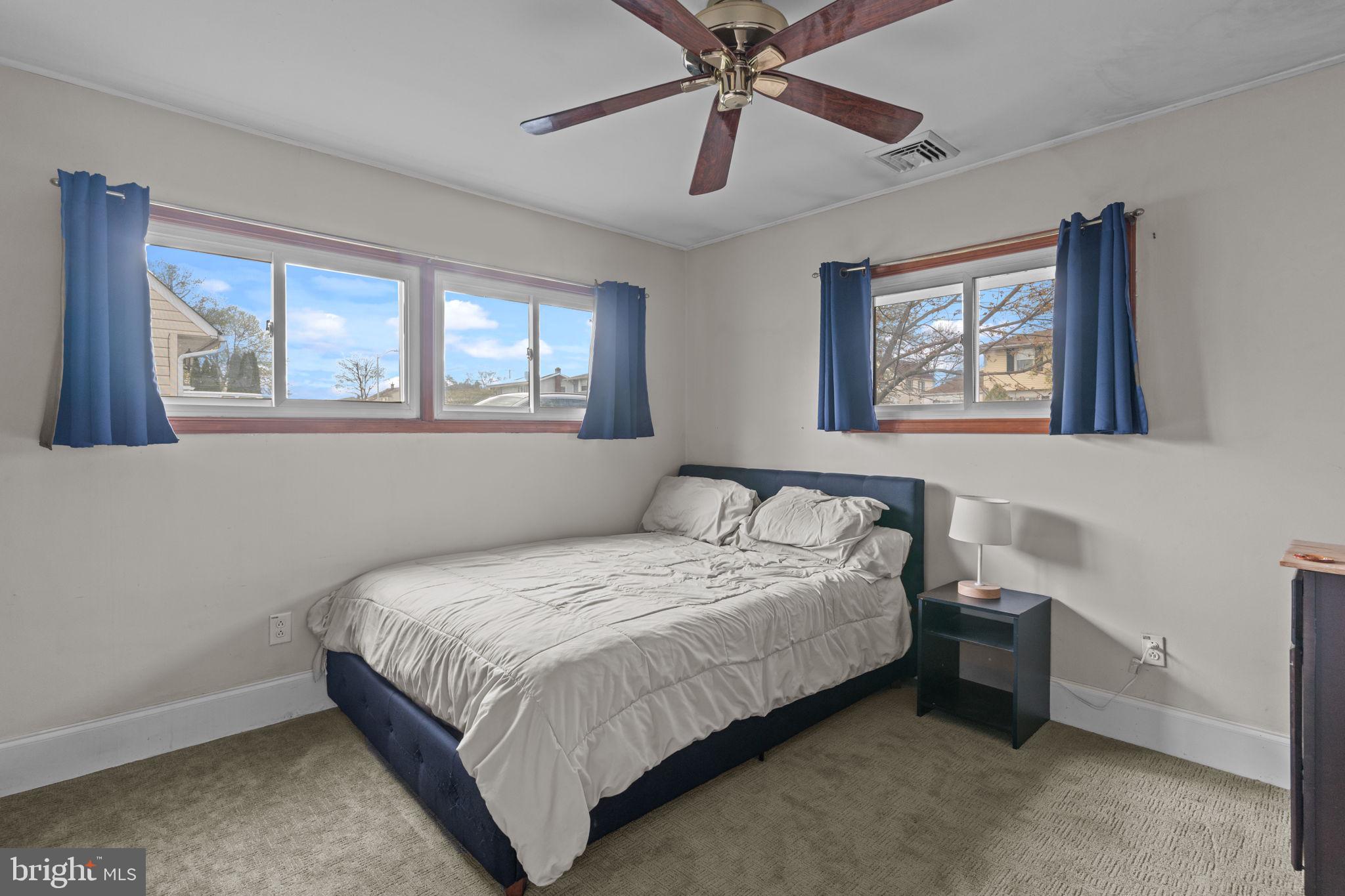 TWIN OAKS - Residential