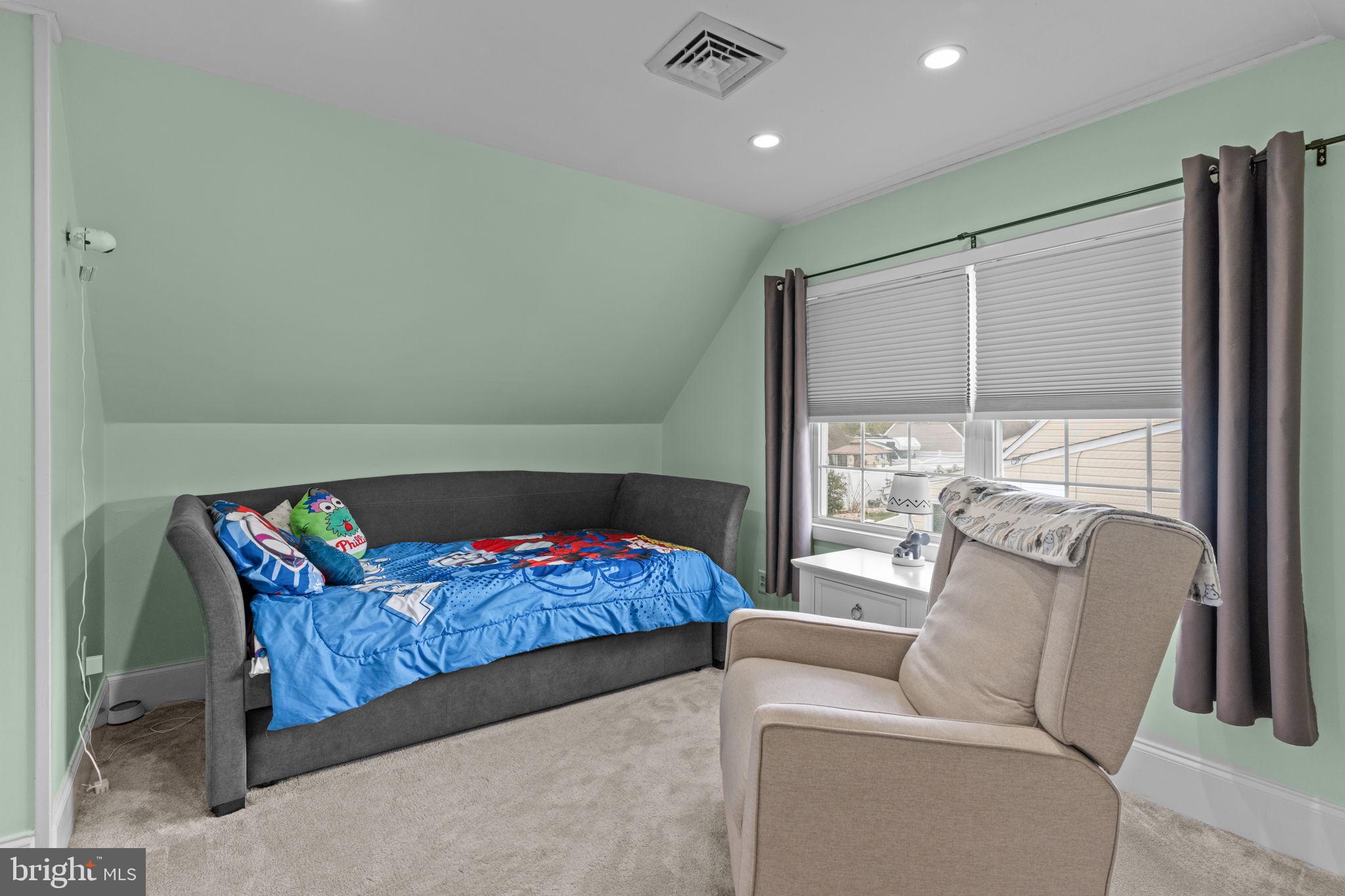 TWIN OAKS - Residential