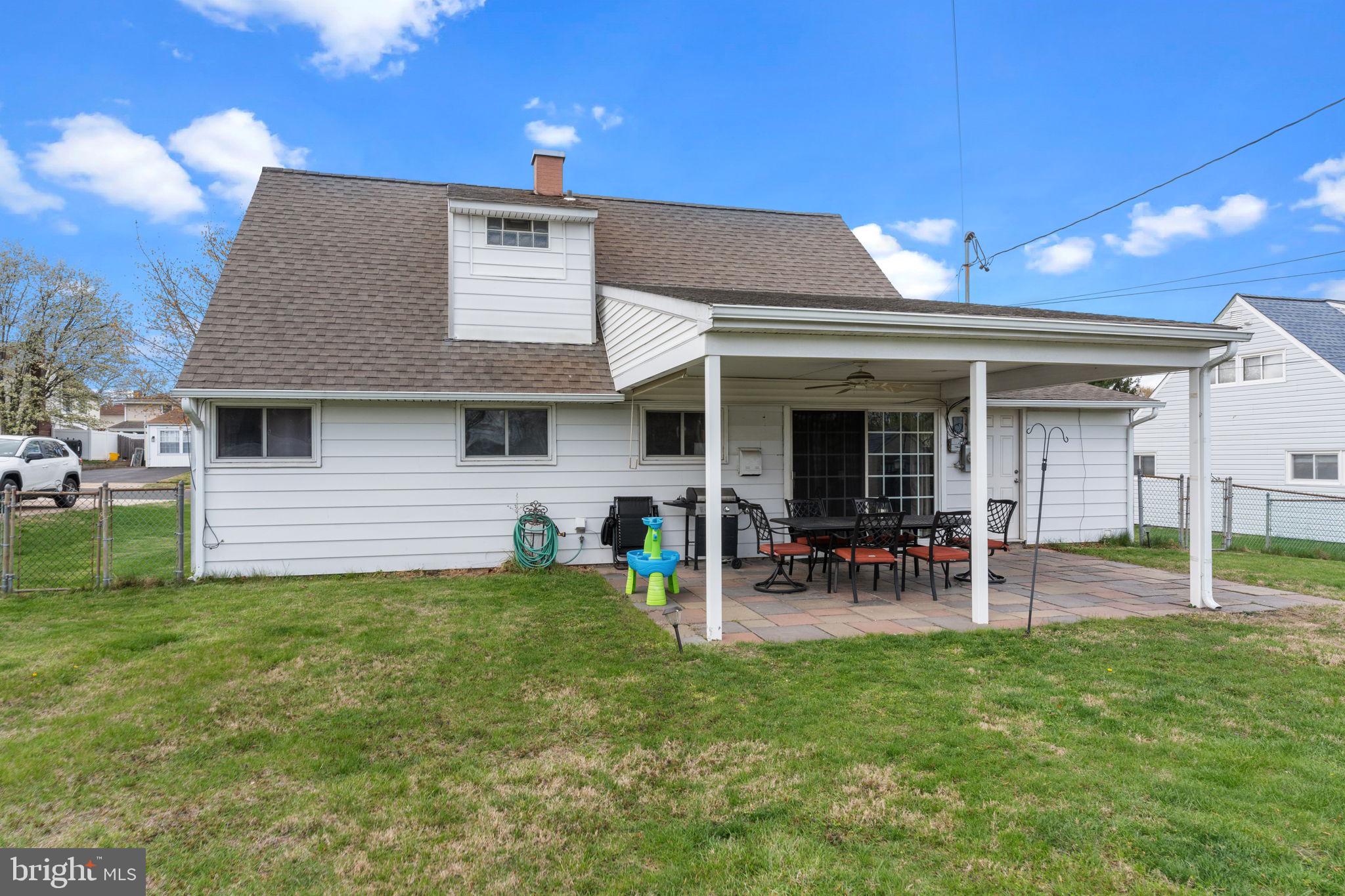 TWIN OAKS - Residential