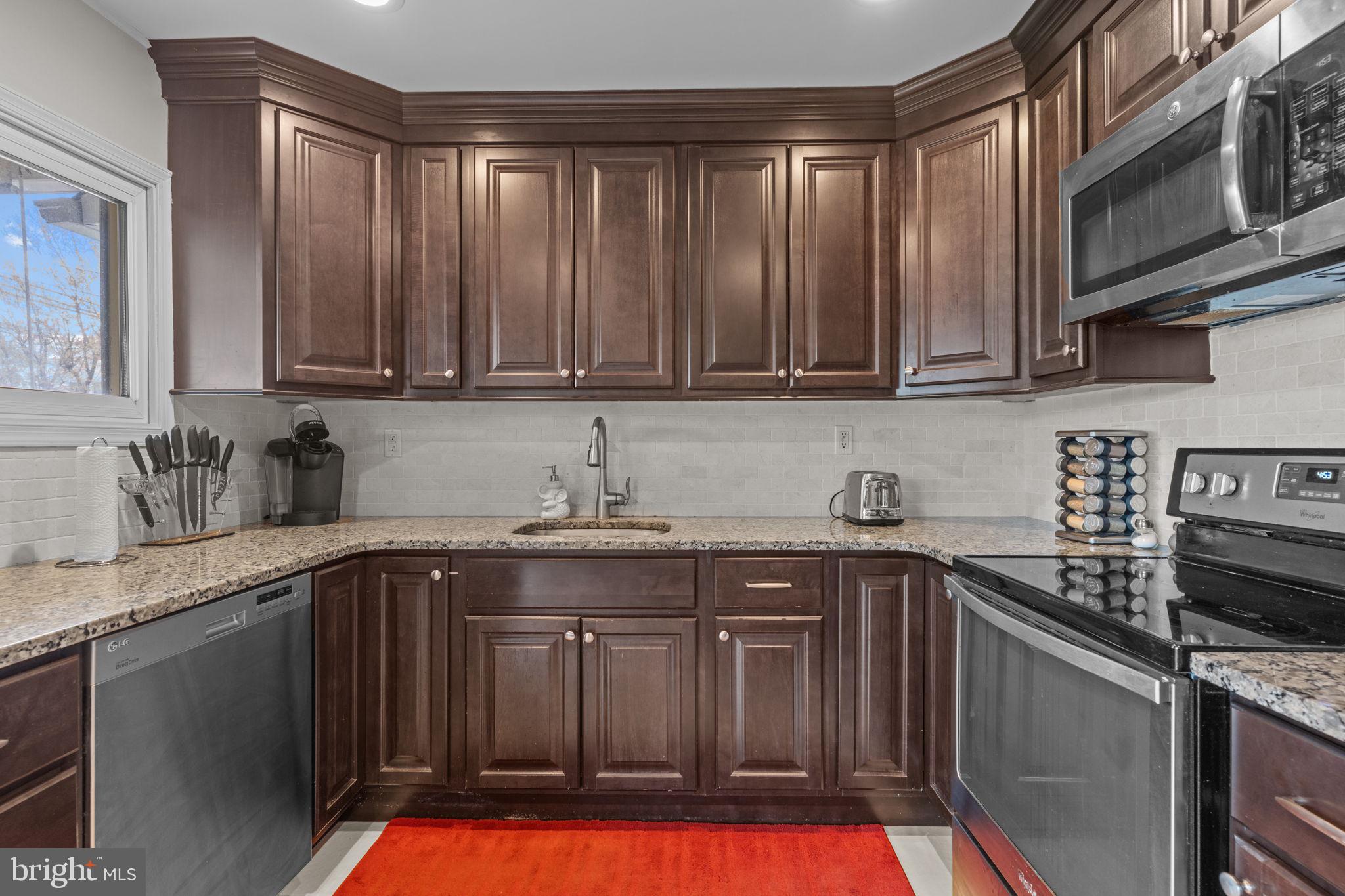 TWIN OAKS - Residential