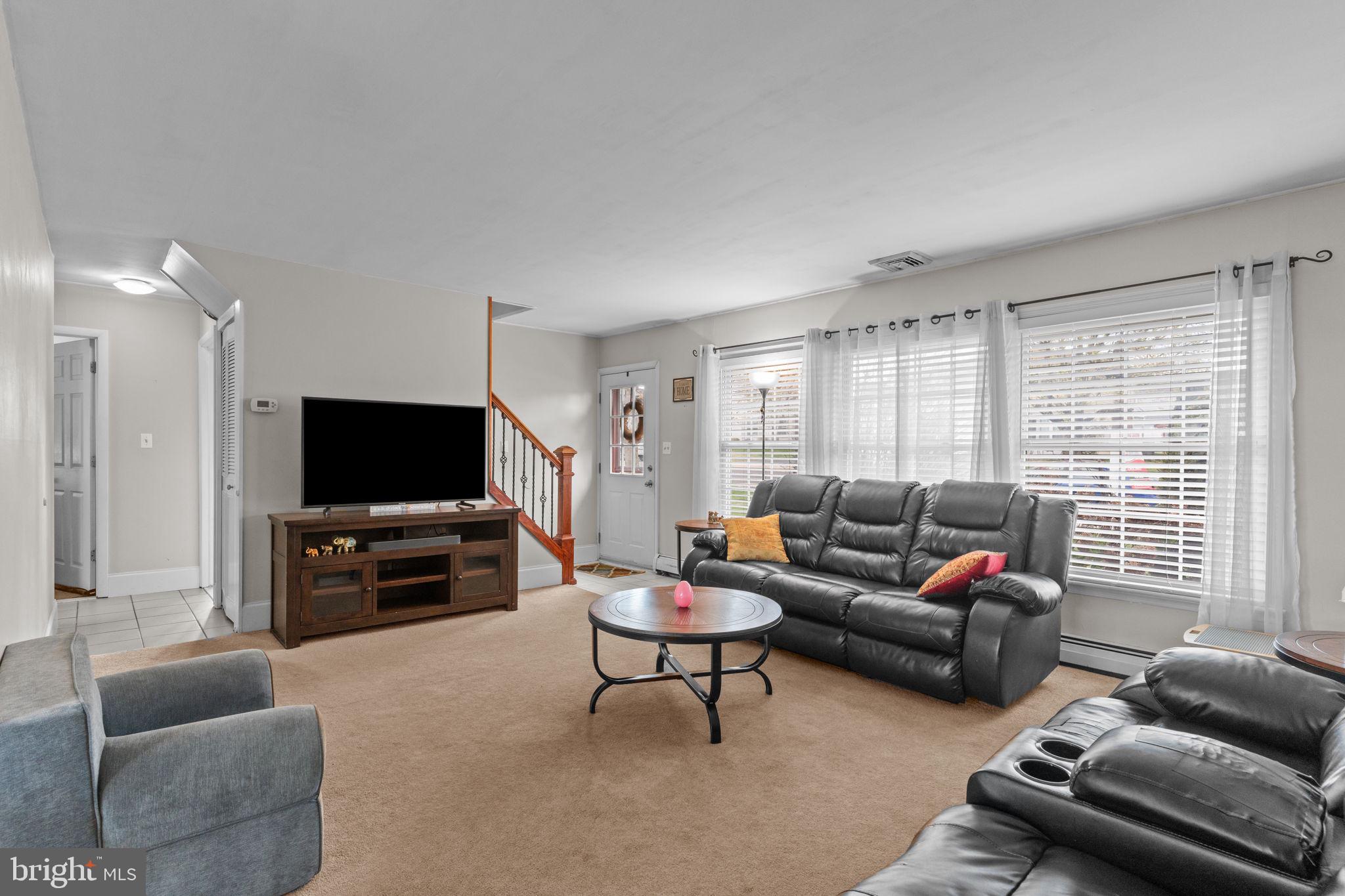 TWIN OAKS - Residential