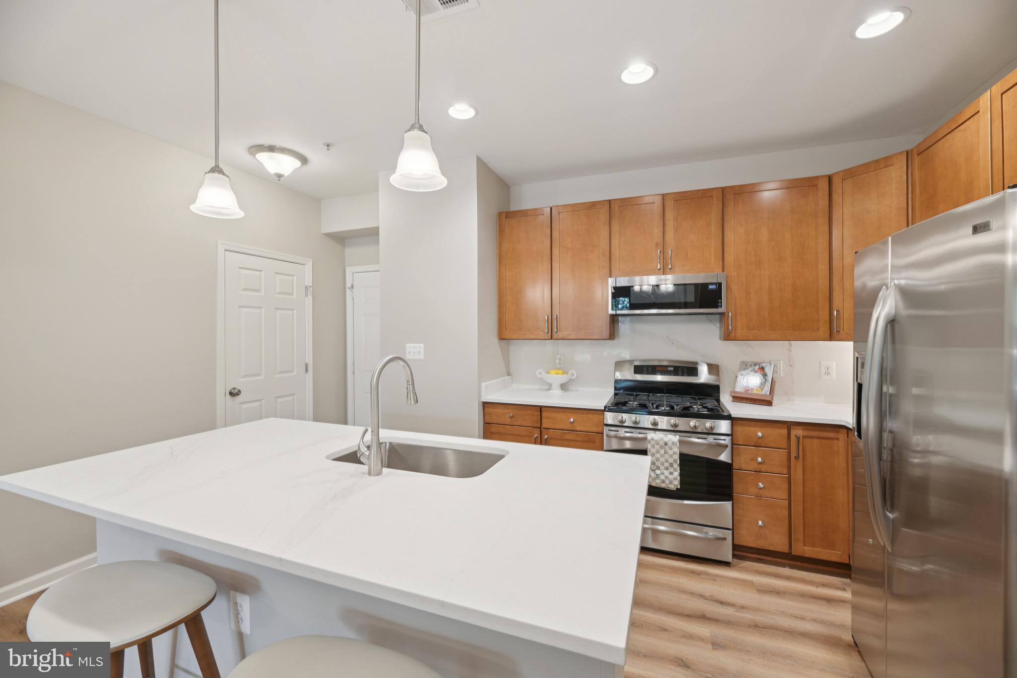 MARKET CENTER CONDOMINIUM - Residential