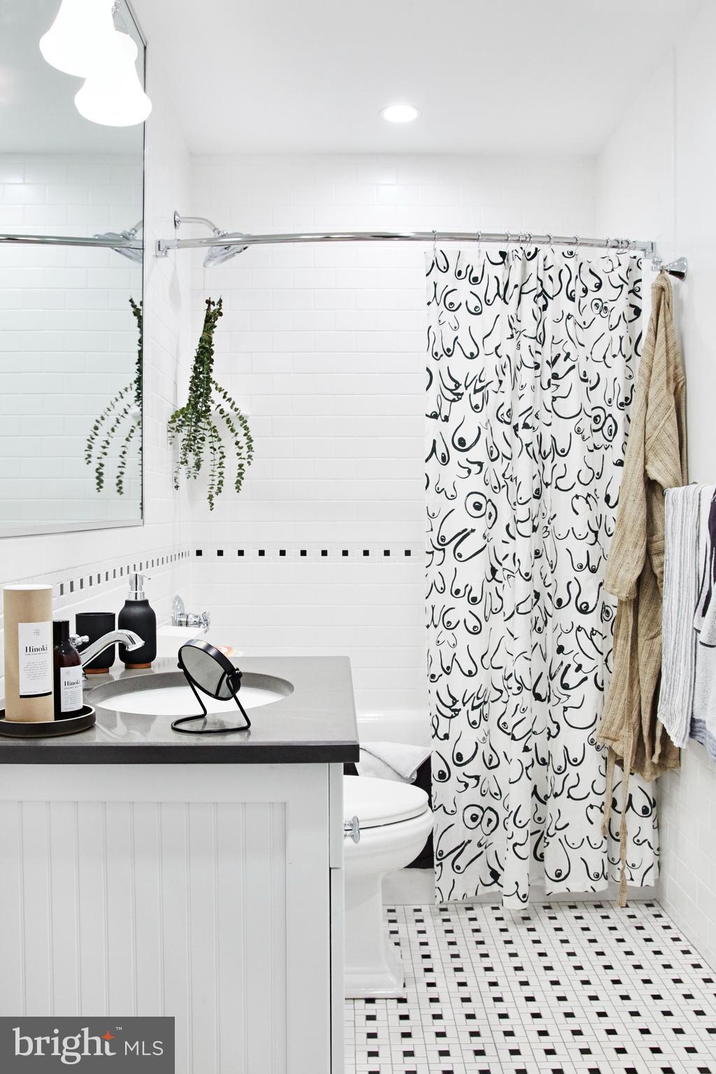 CENTER CITY - Residential Lease