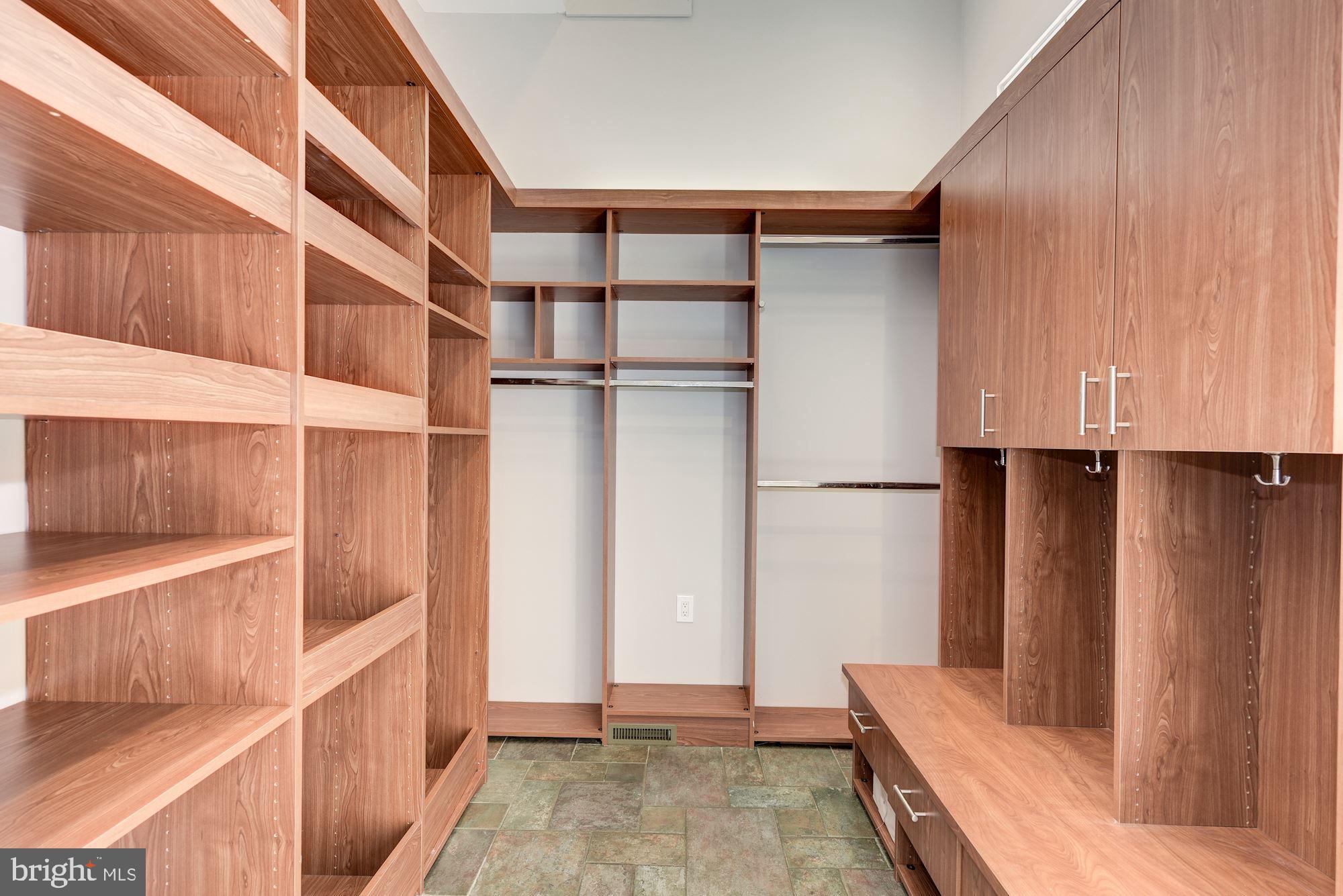 ROCKVILLE - Residential