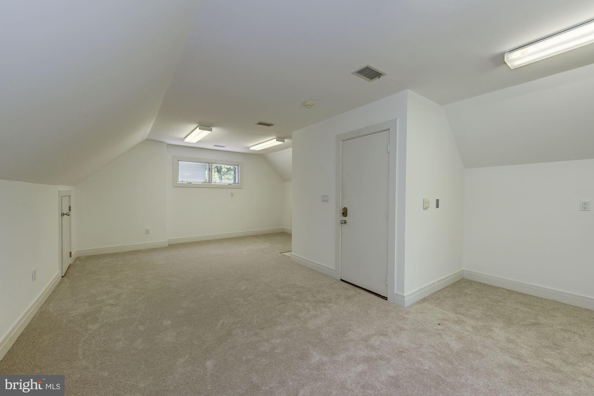 ROCKVILLE - Residential