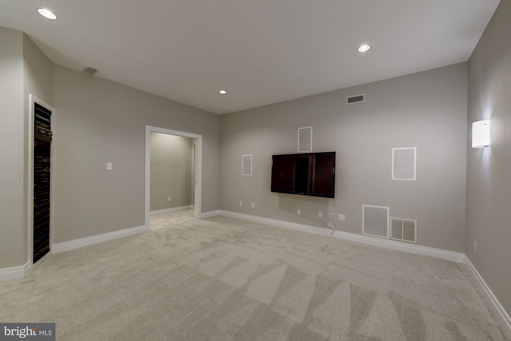 ROCKVILLE - Residential