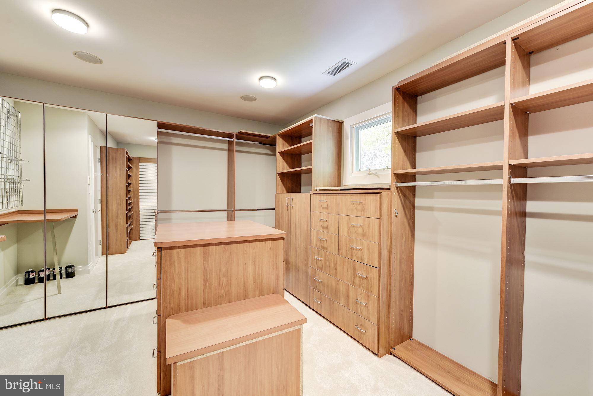 ROCKVILLE - Residential