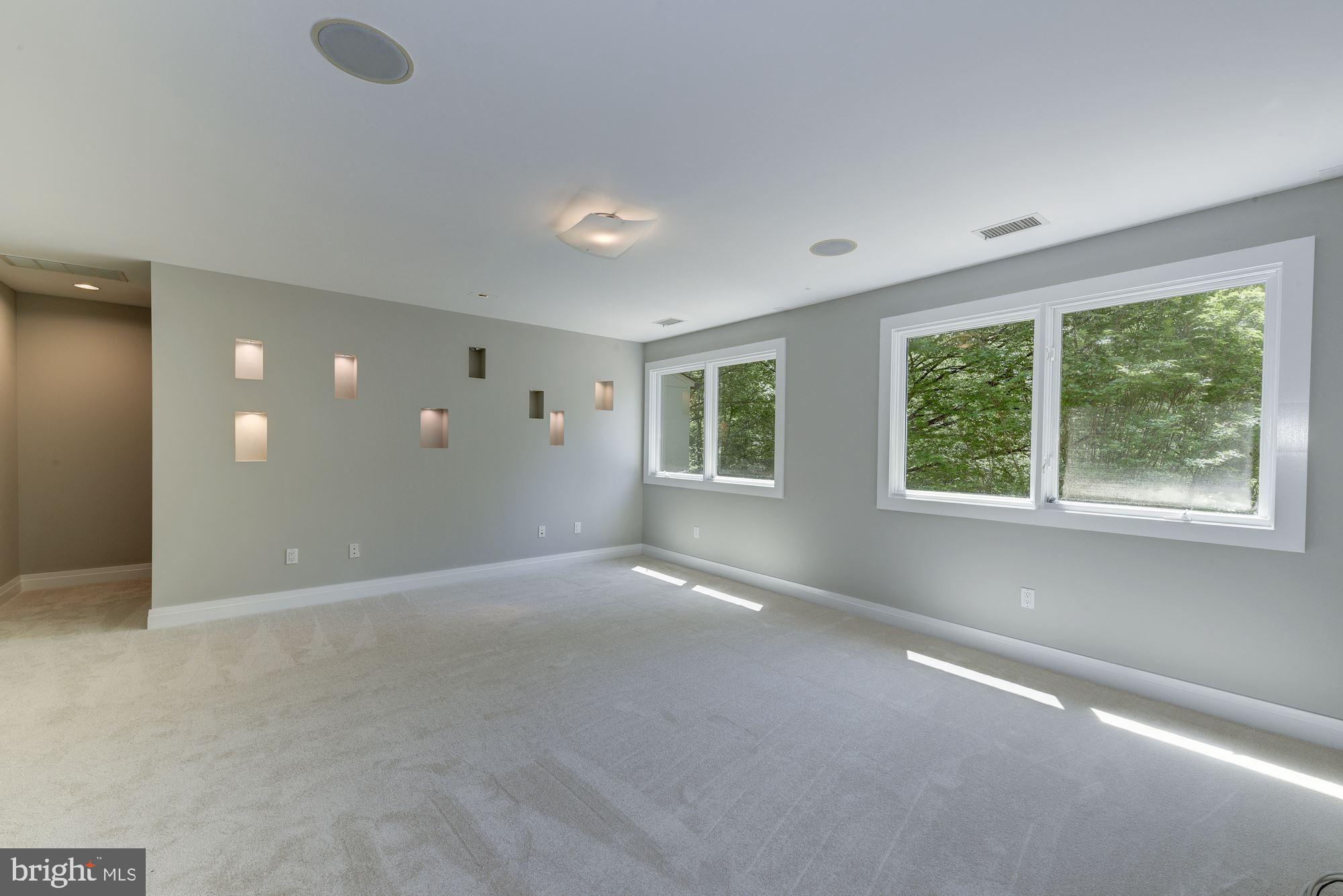 ROCKVILLE - Residential