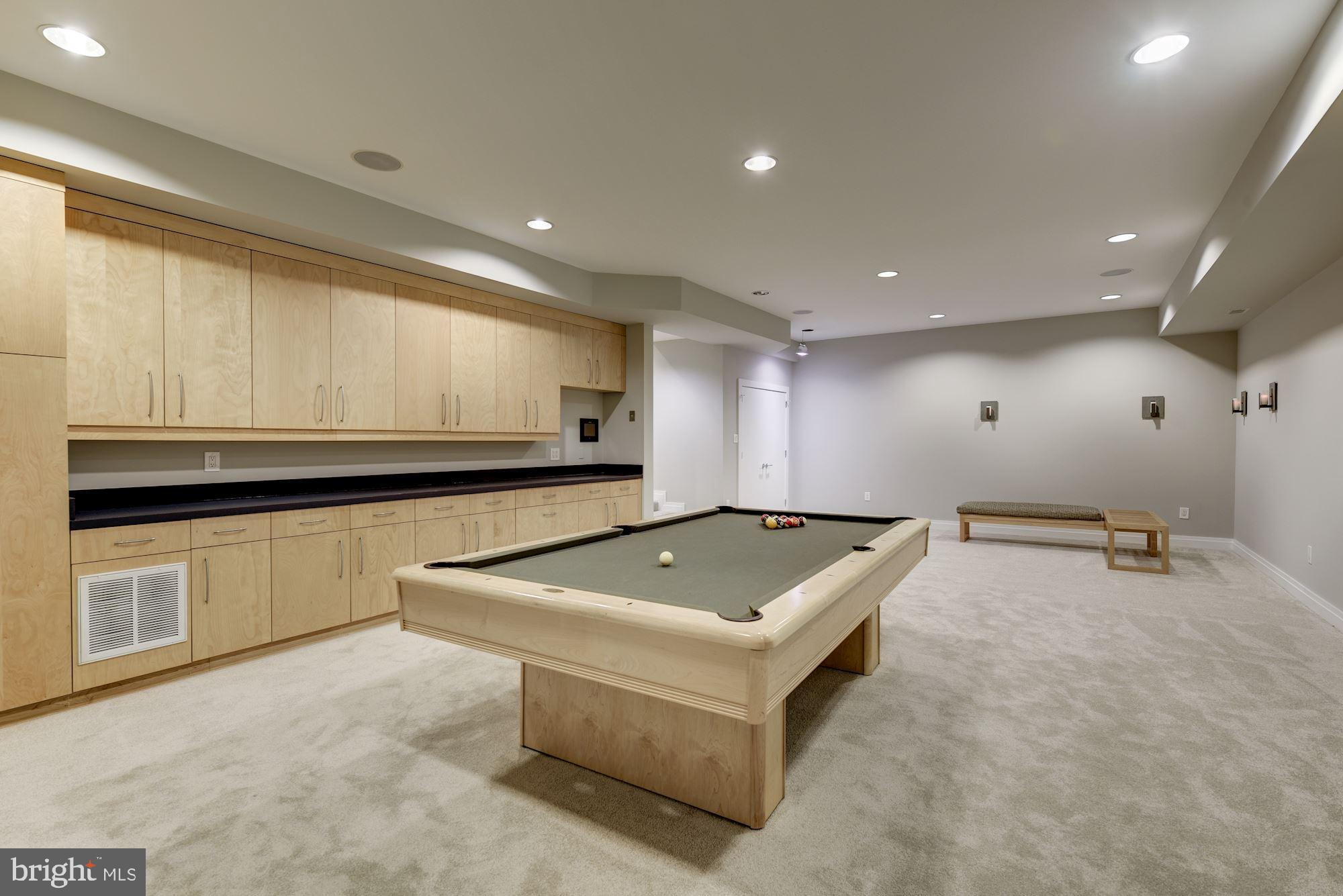 ROCKVILLE - Residential