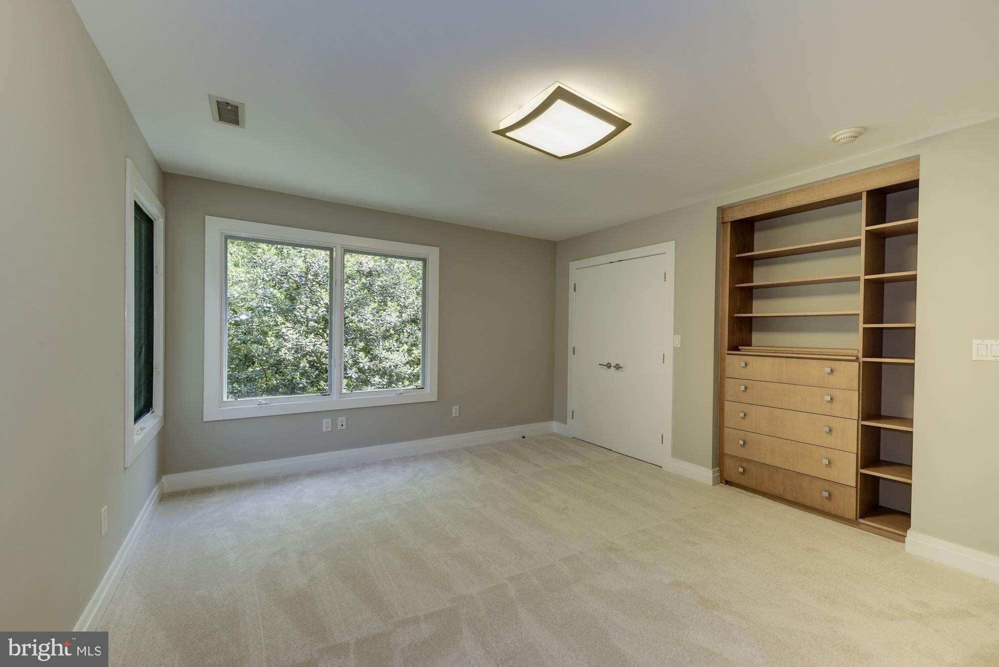 ROCKVILLE - Residential