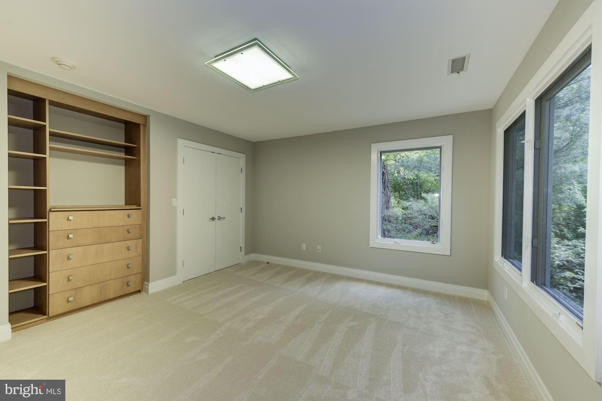 ROCKVILLE - Residential