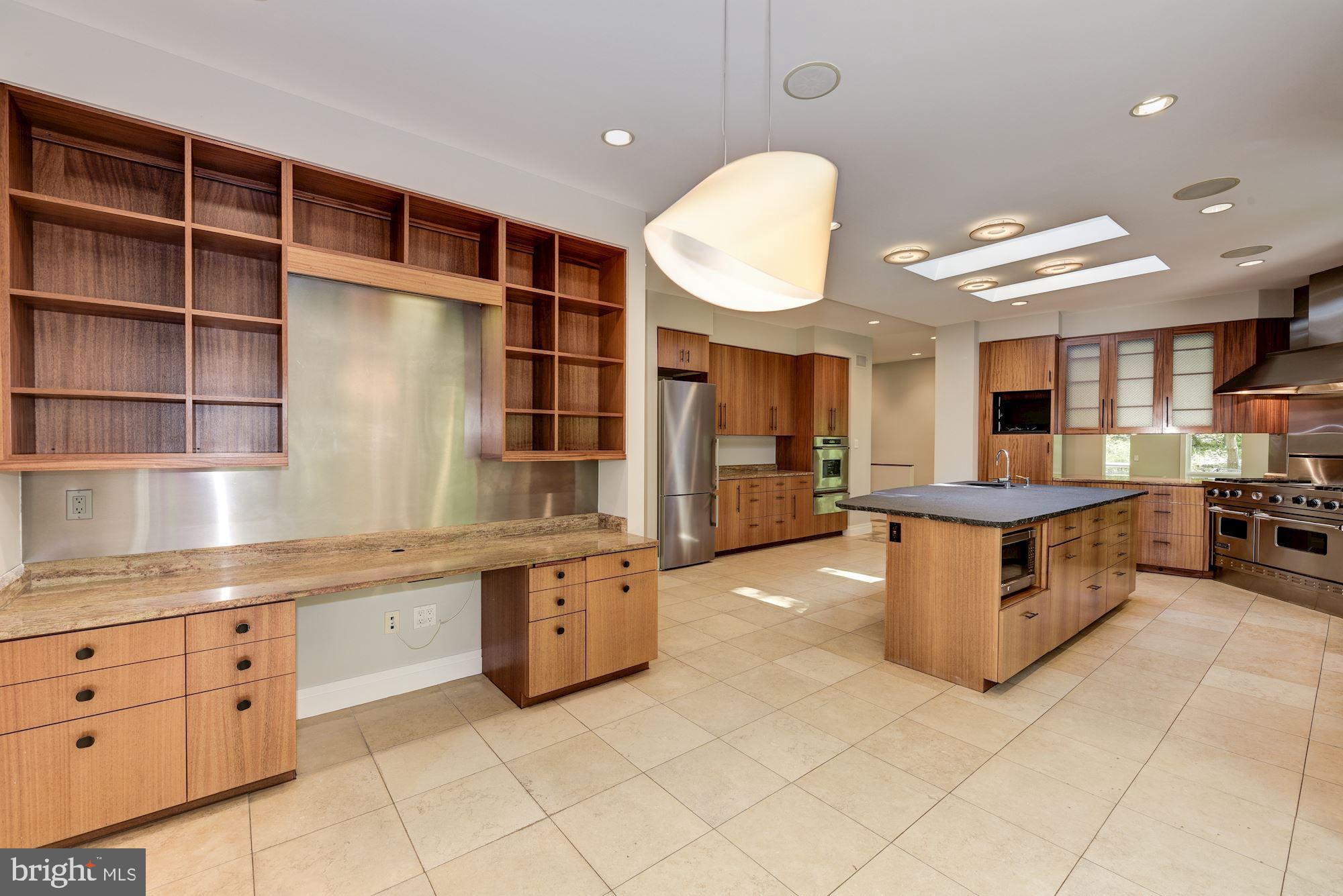 ROCKVILLE - Residential