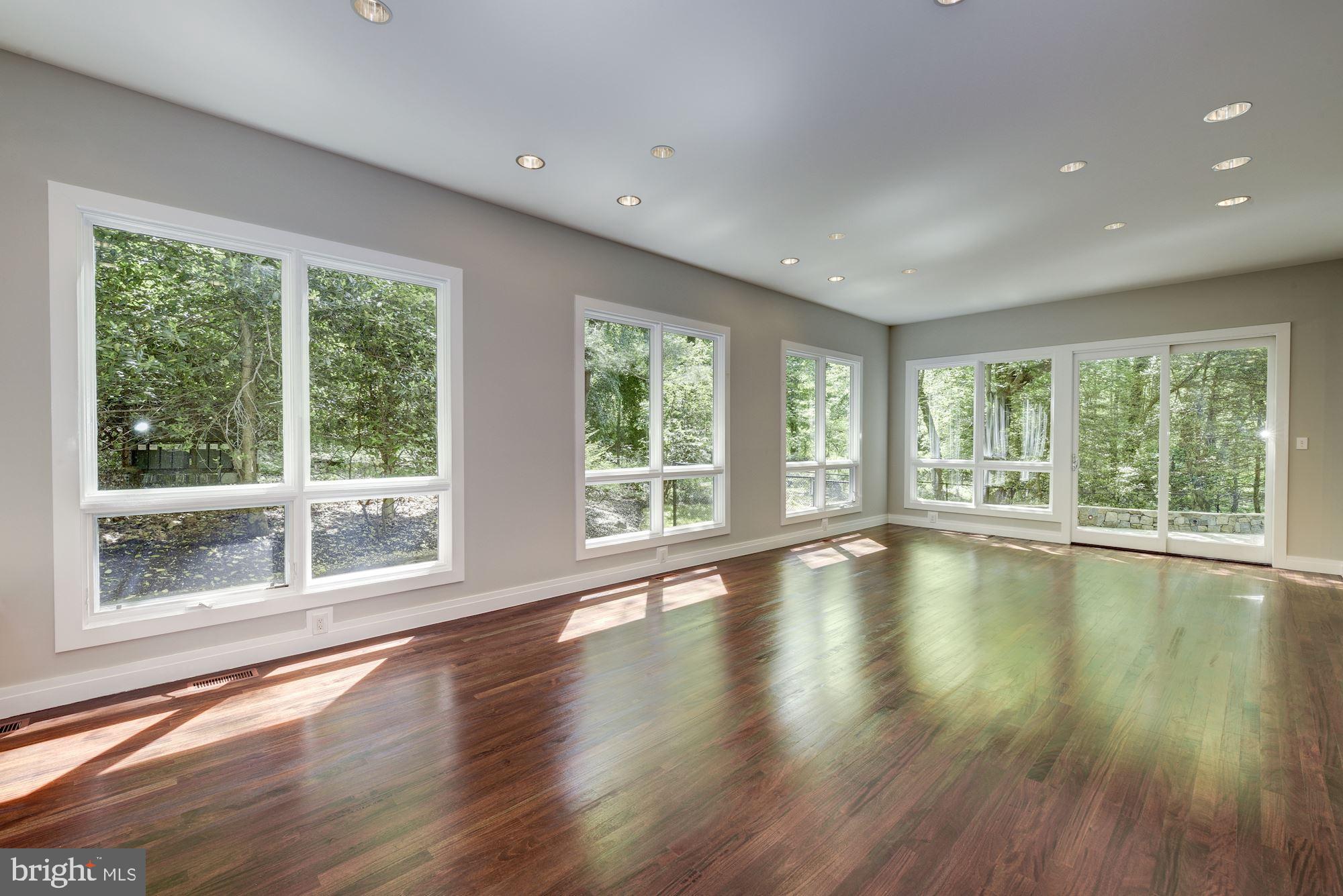 ROCKVILLE - Residential