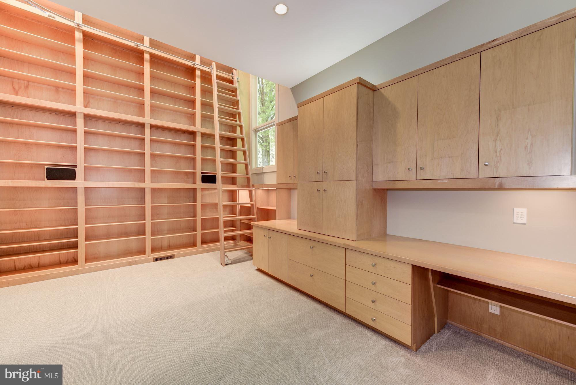 ROCKVILLE - Residential