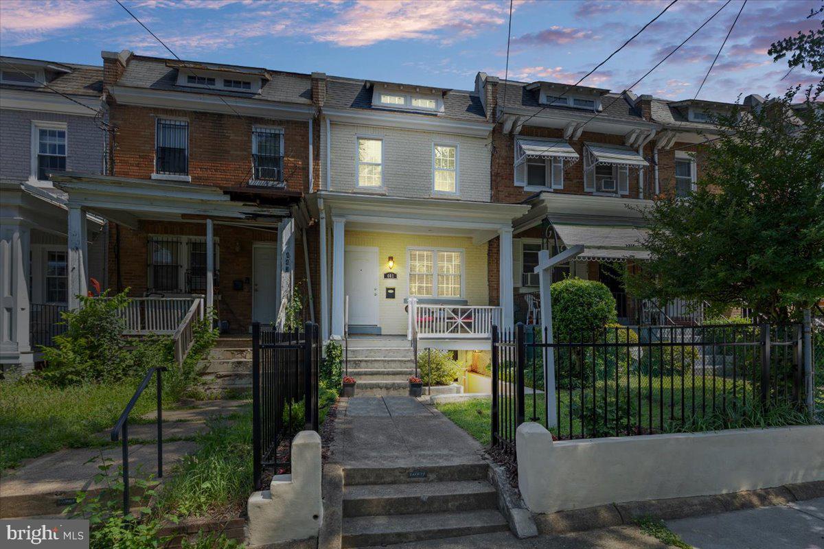 441 DELAFIELD PLACE NW