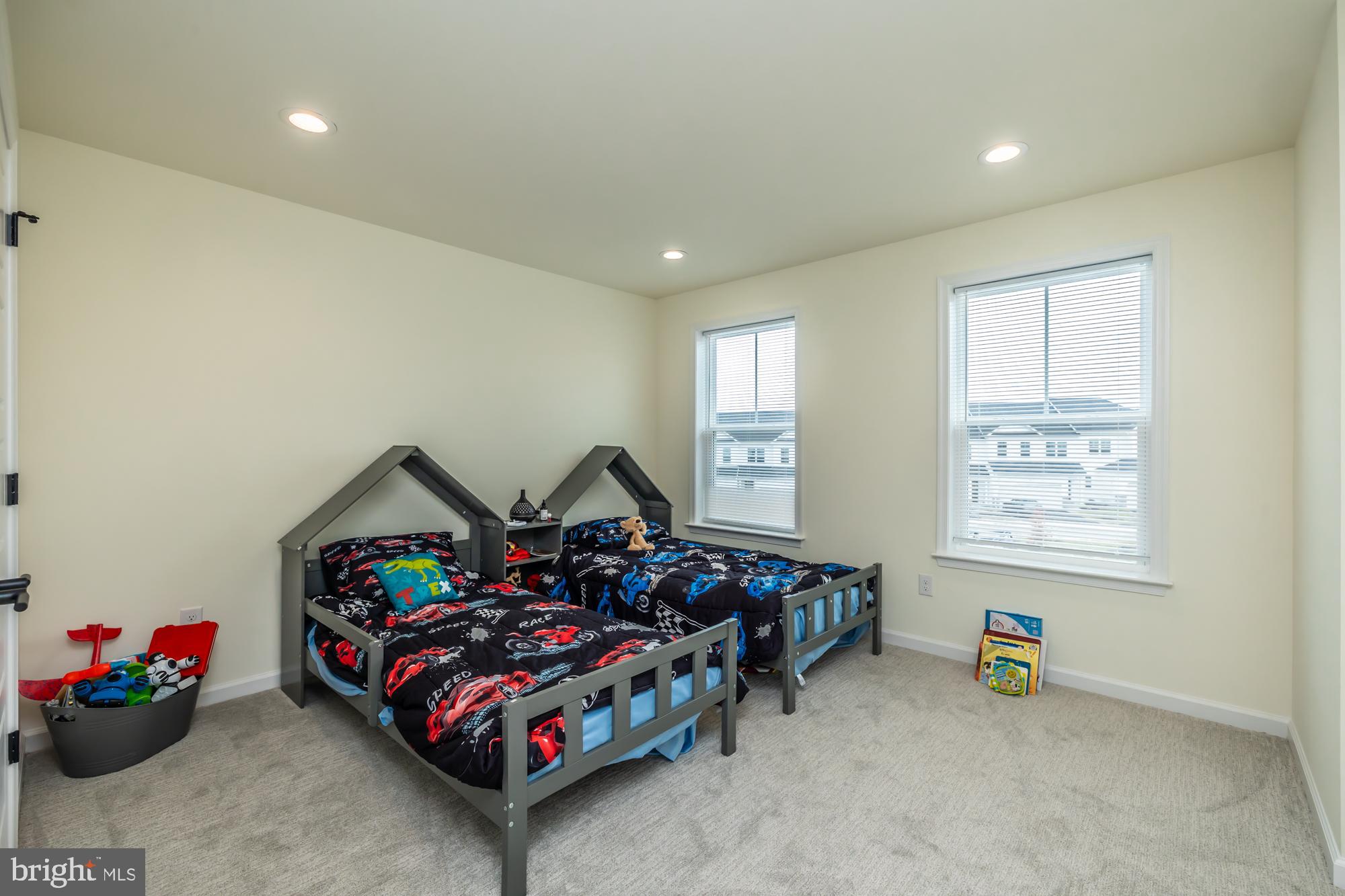 CROSS CREEK - Residential