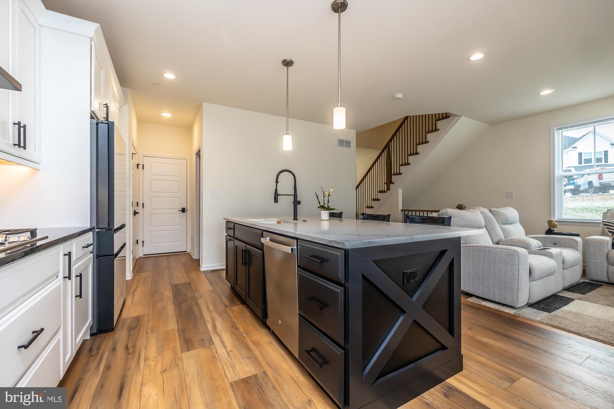 CROSS CREEK - Residential